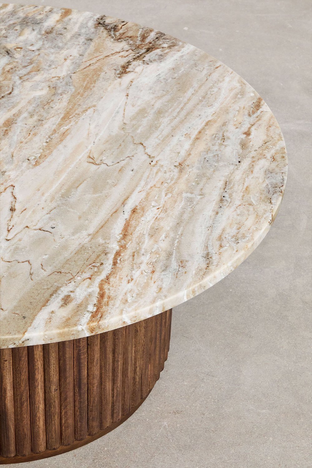 Mesa redonda de mármol