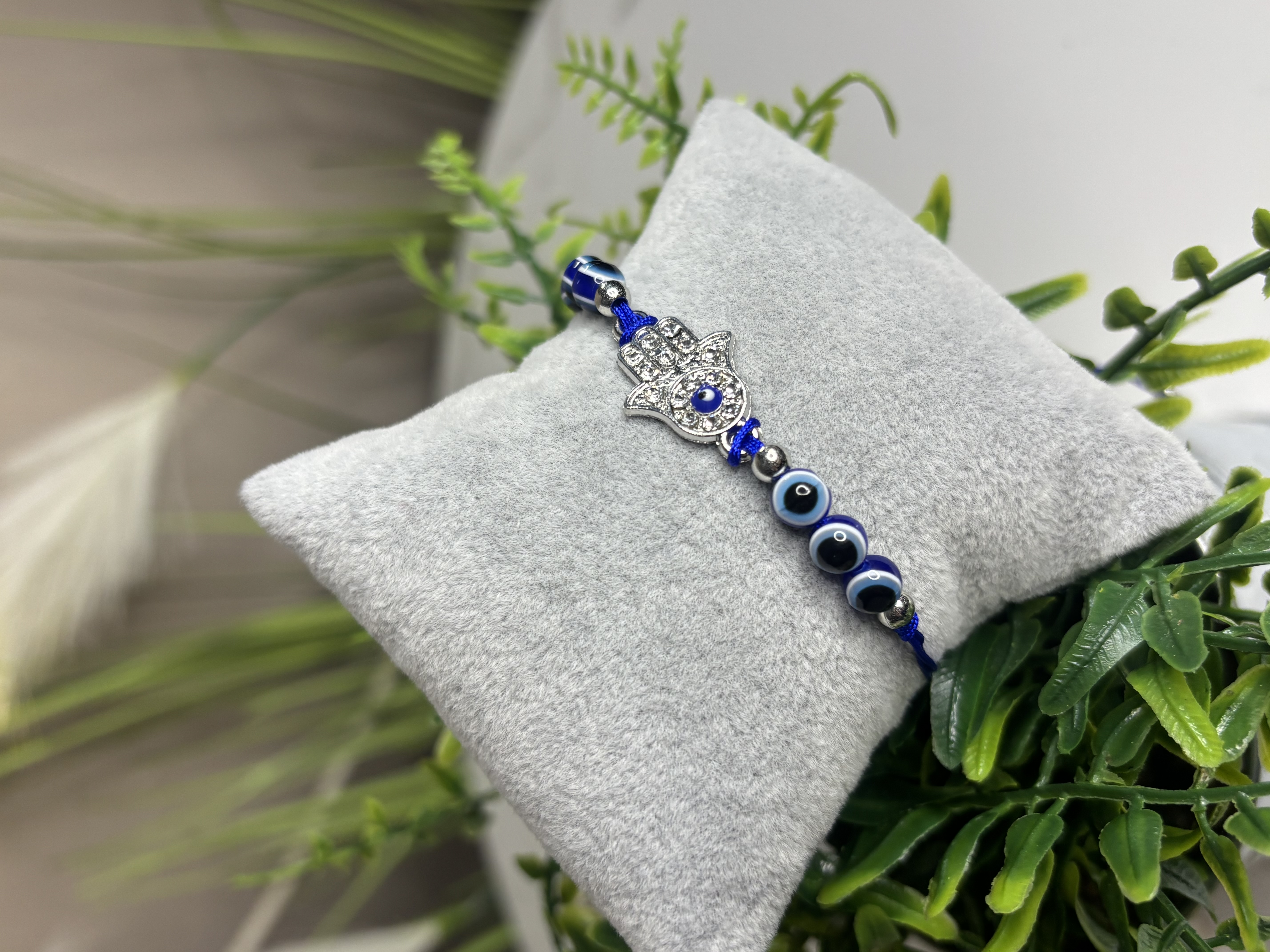 Apyrankė su Hamsa ranka ir blogos akies karoliukais