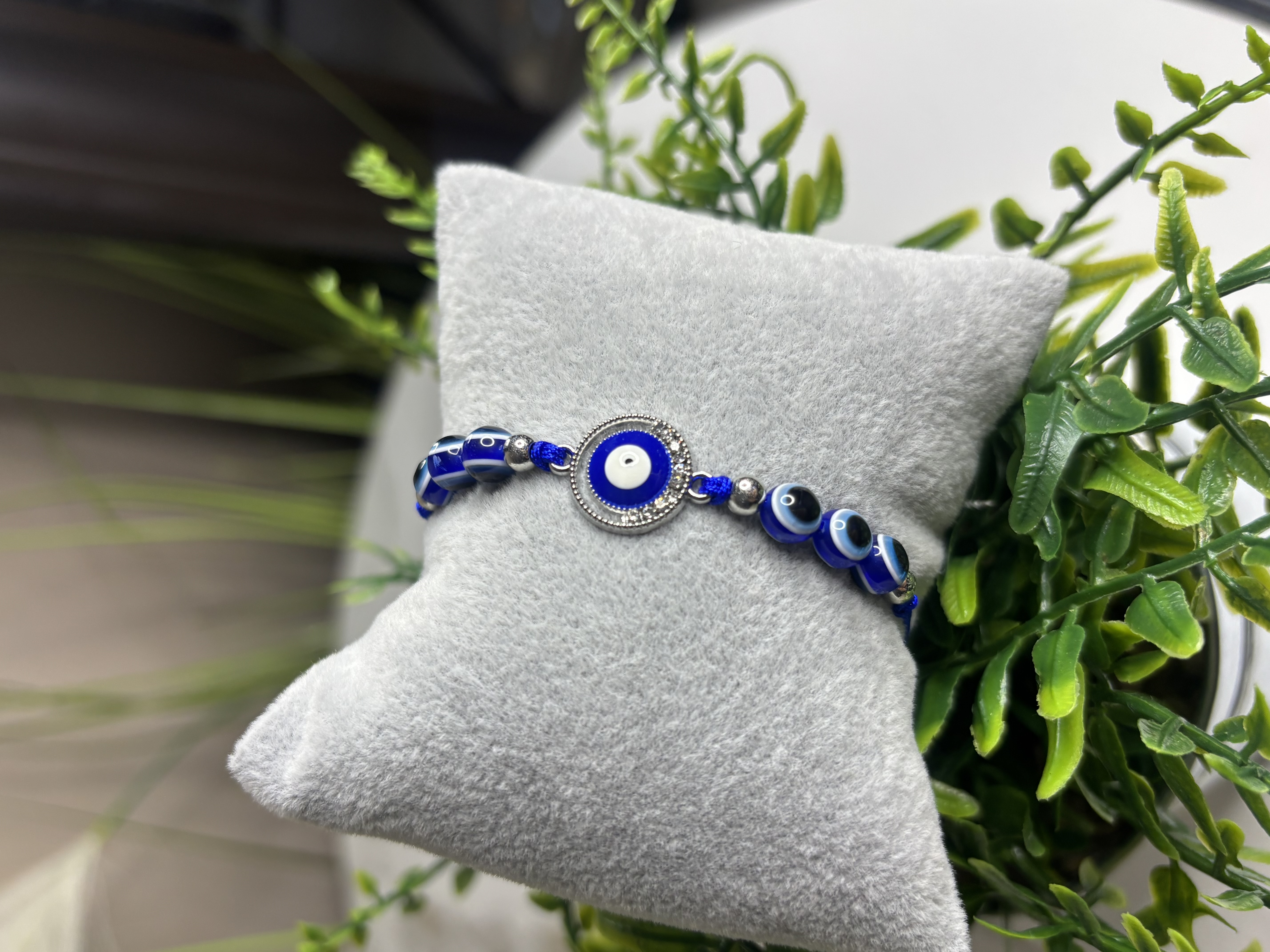 Apyrankė su turkiška „apsaugos nuo blogos akies“ simbolika