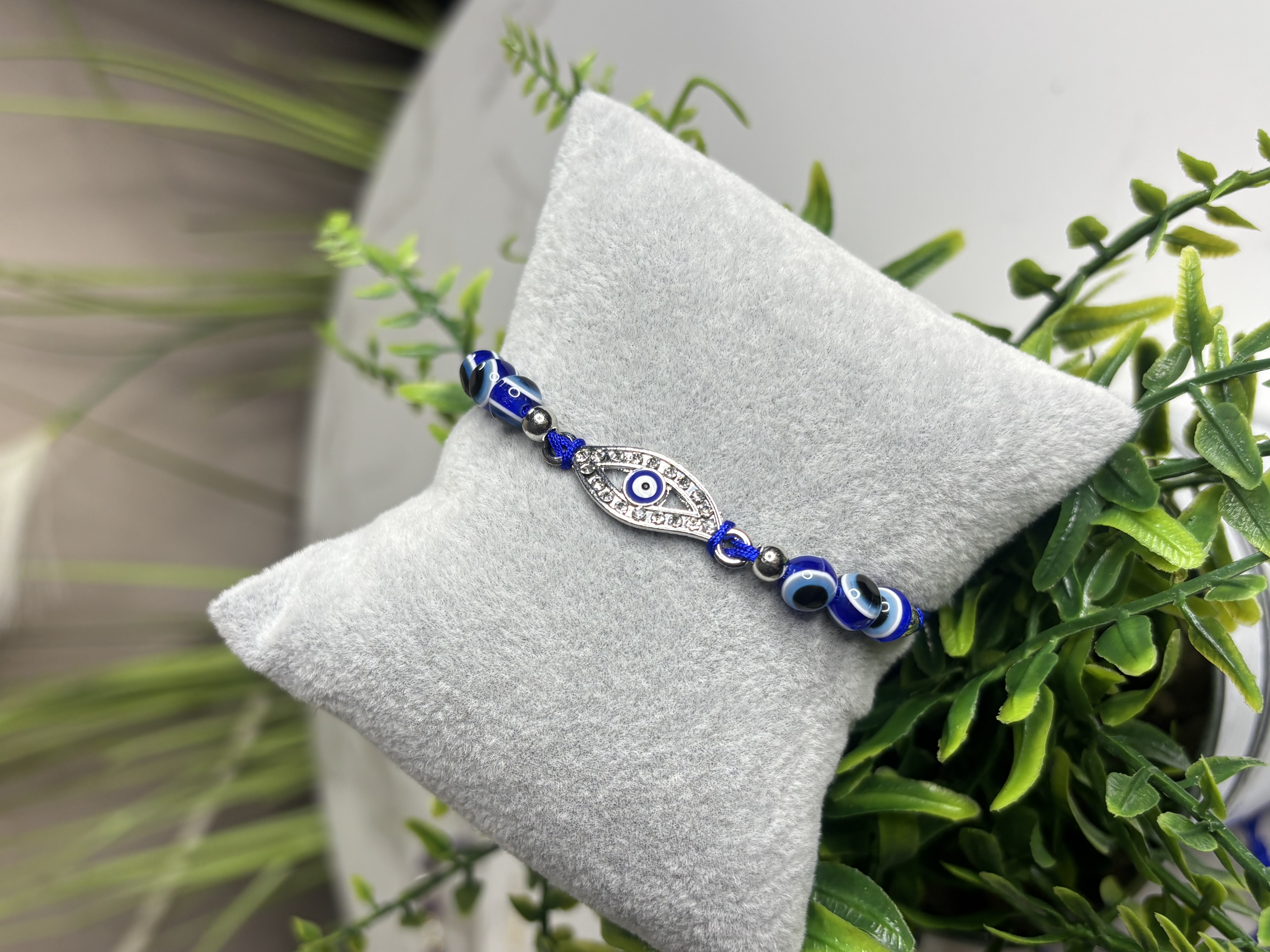 Apsauginė apyrankė su akimi