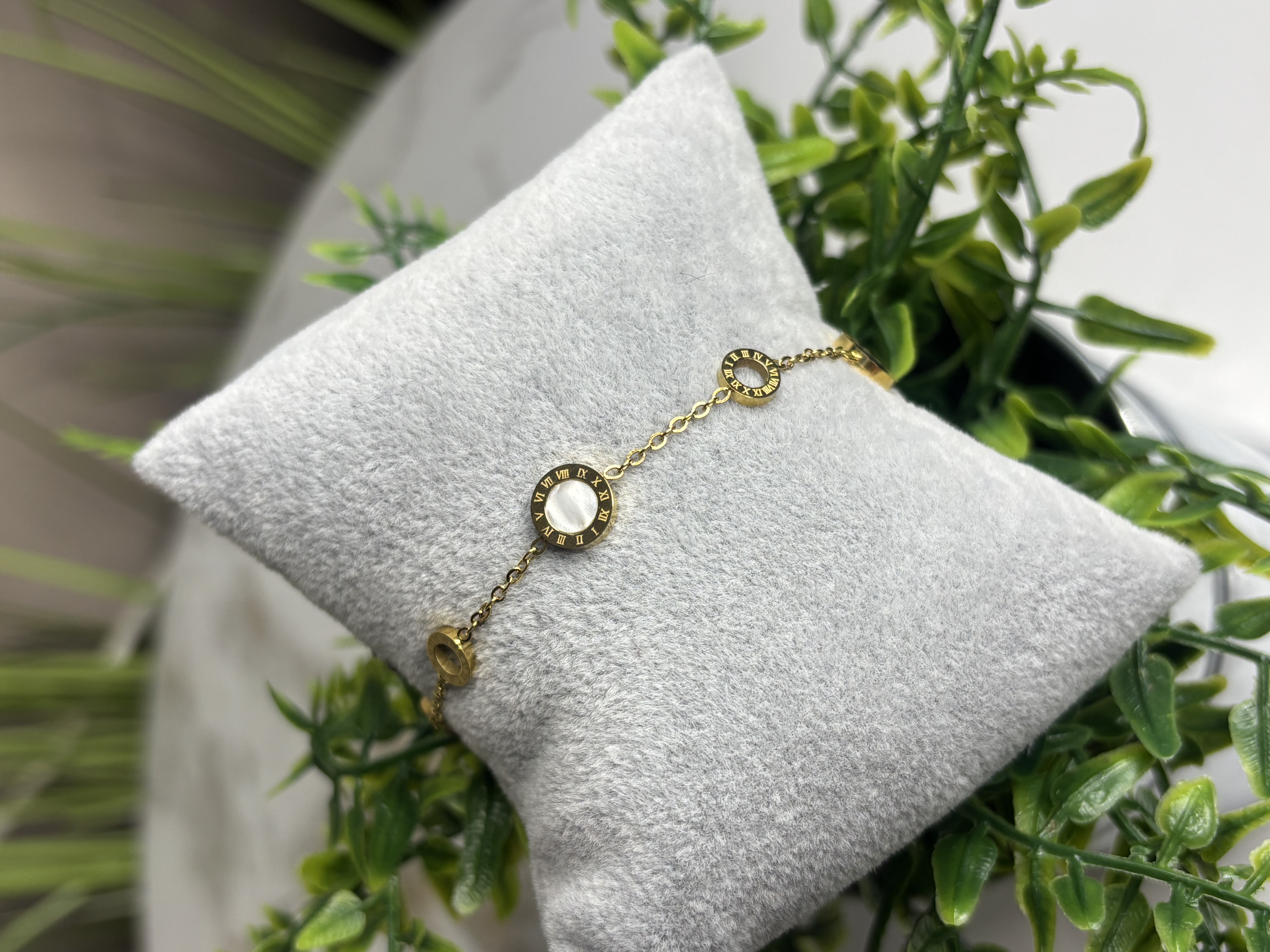 Auksinė apyrankė su cirkoniu