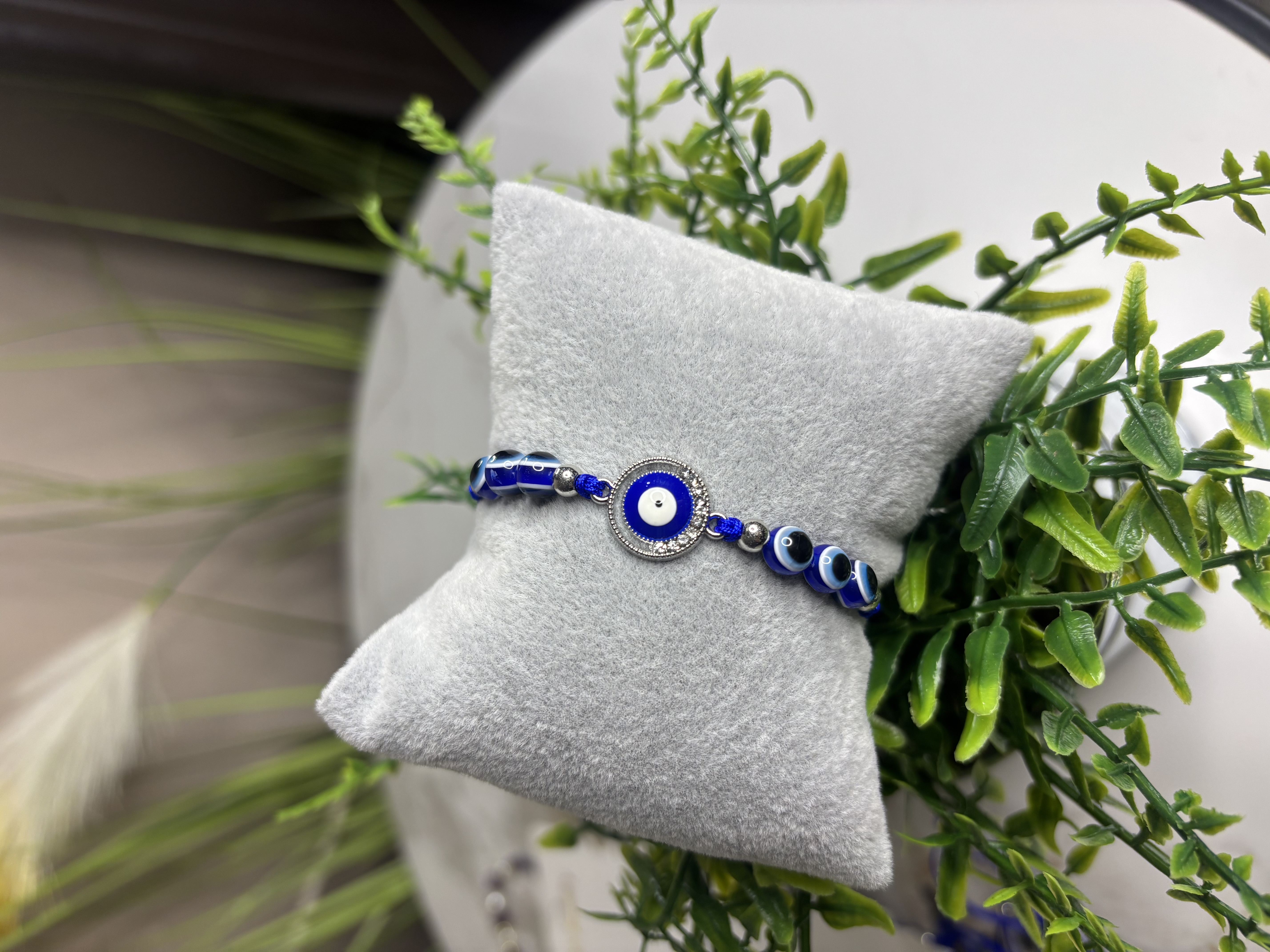 Apyrankė su turkiška „apsaugos nuo blogos akies“ simbolika