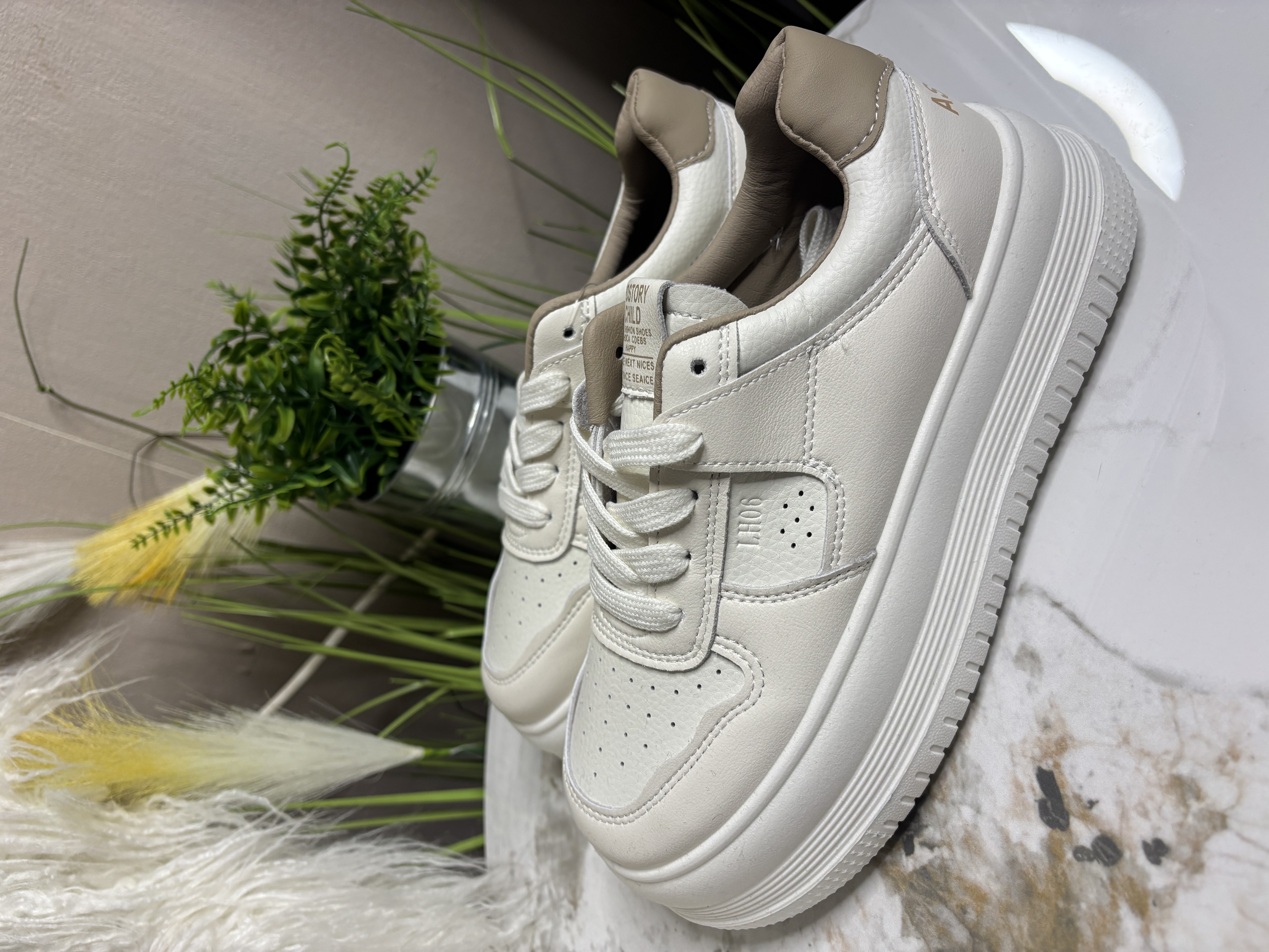 Balti laisvalaikio sportbačiai