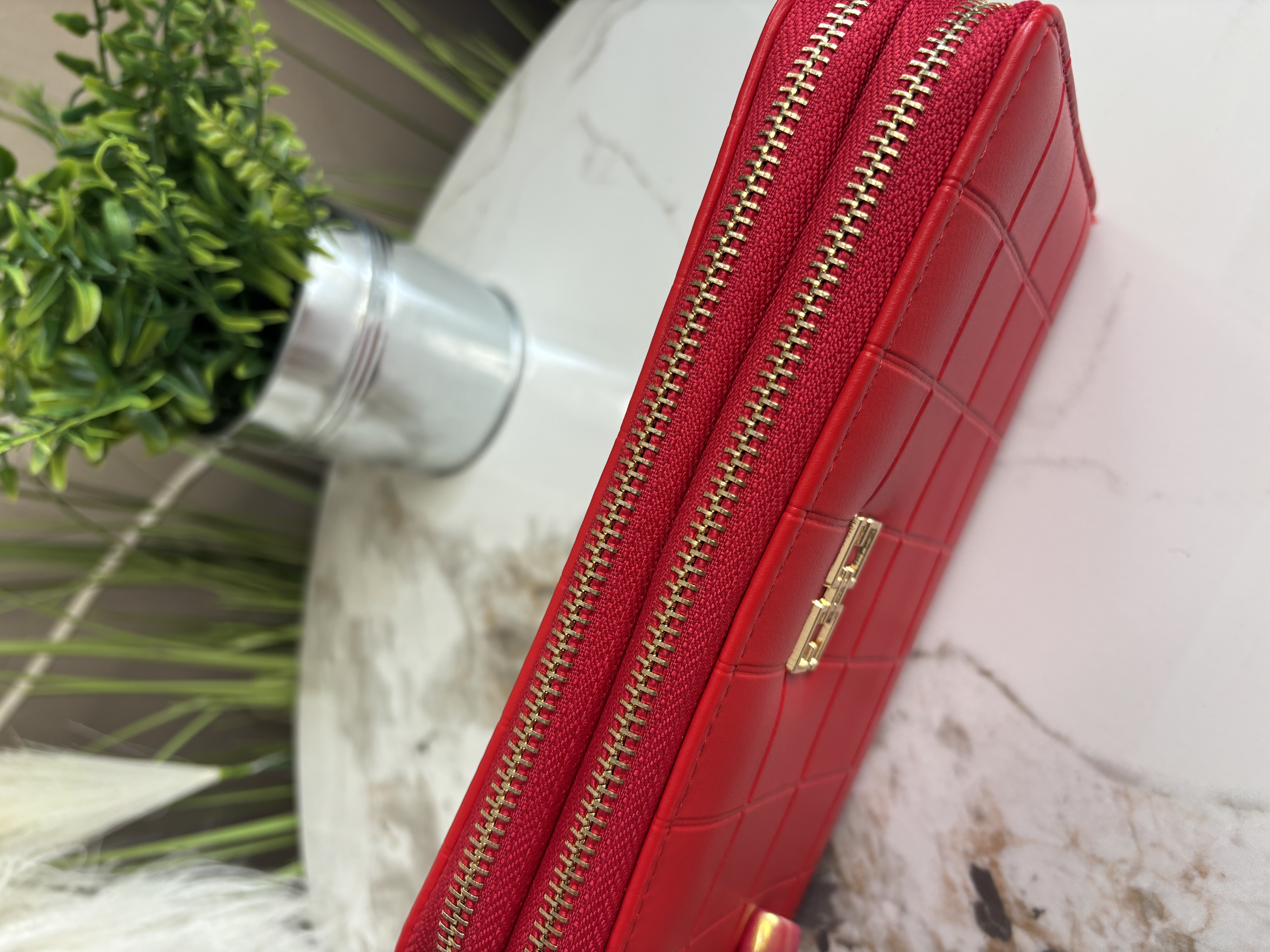 Raudona moteriška piniginė