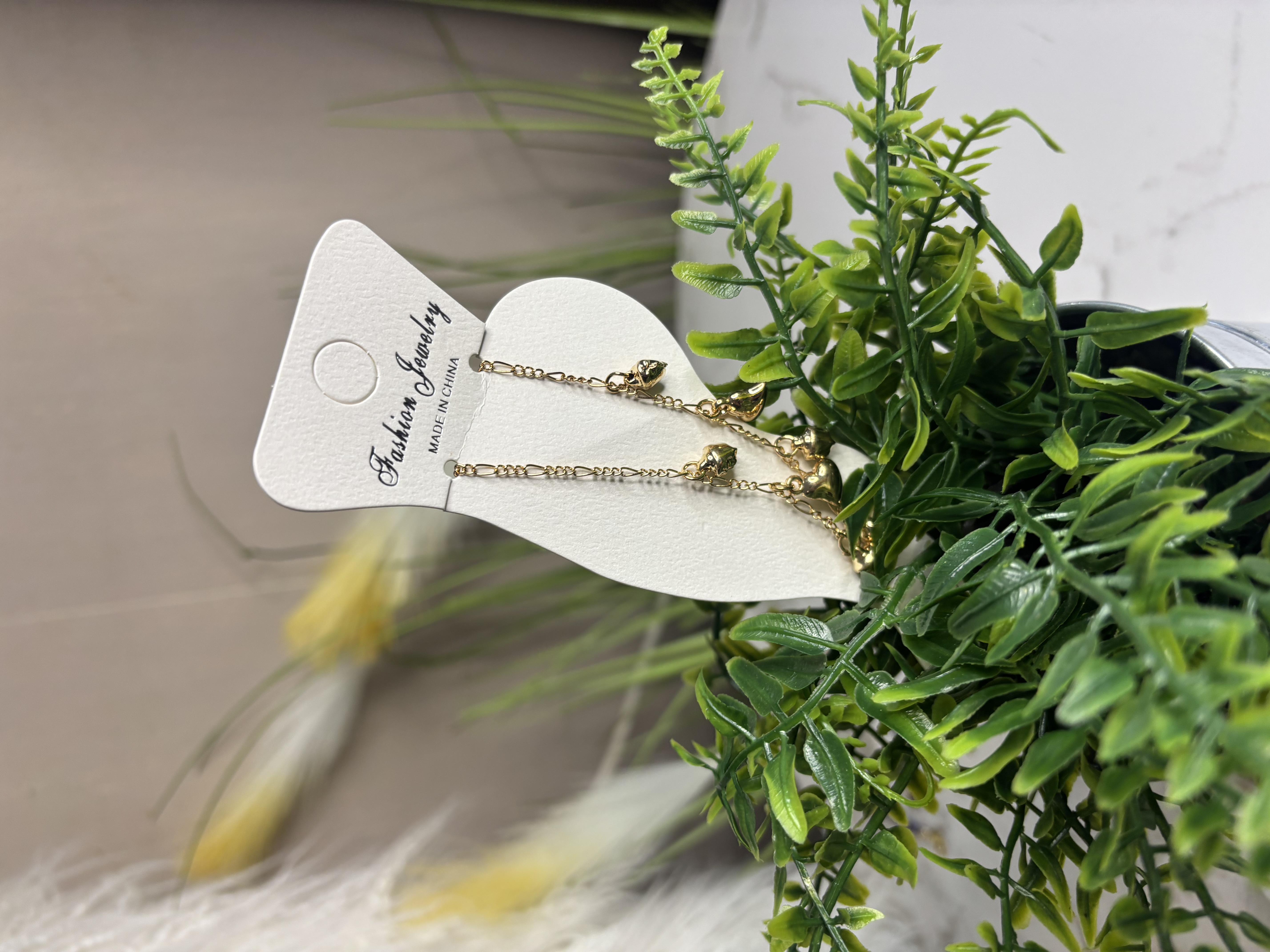 Auksinės širdelės grandinėlė ant kojos 