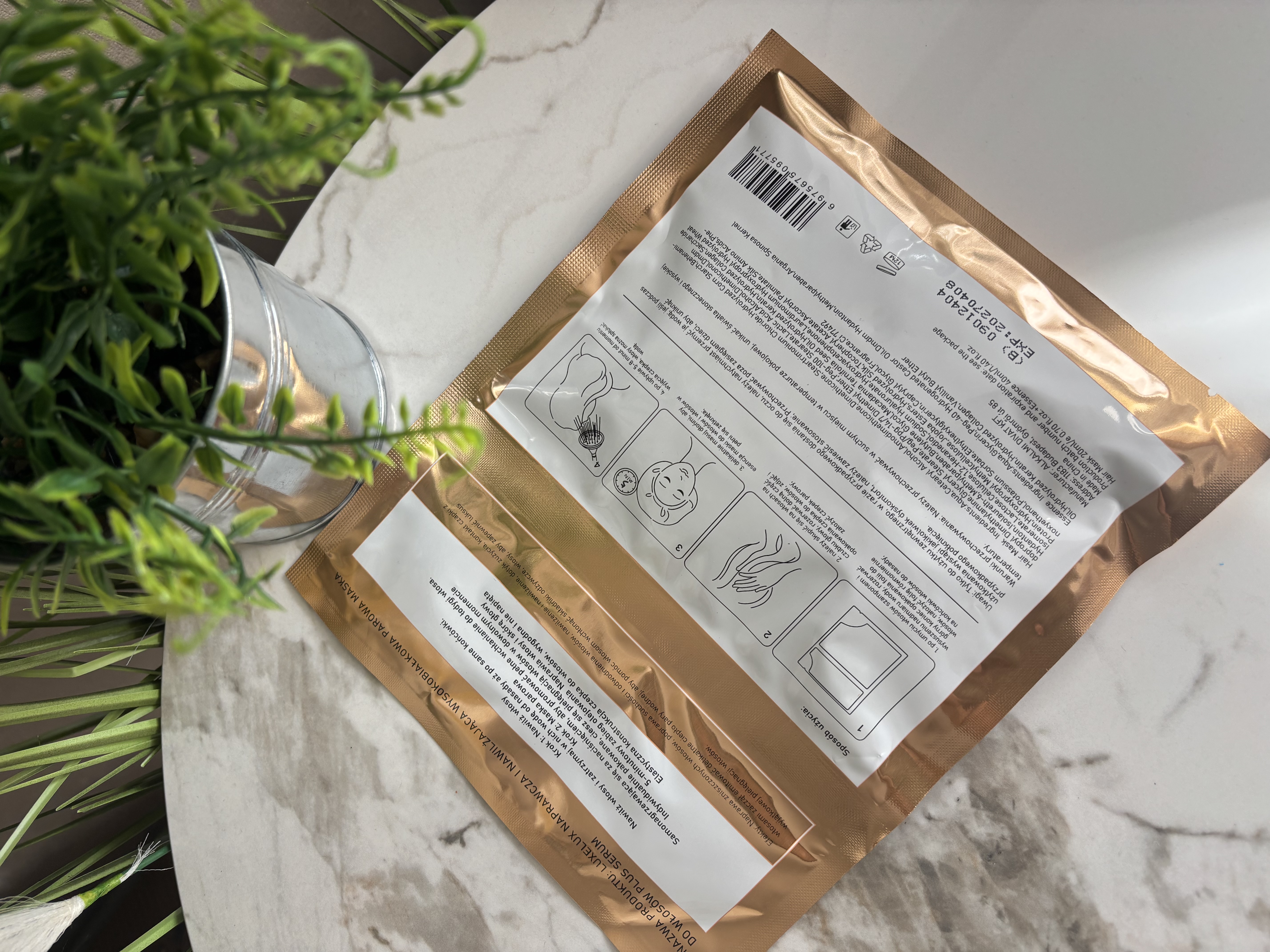 Atstatomoji plaukų kaukė 