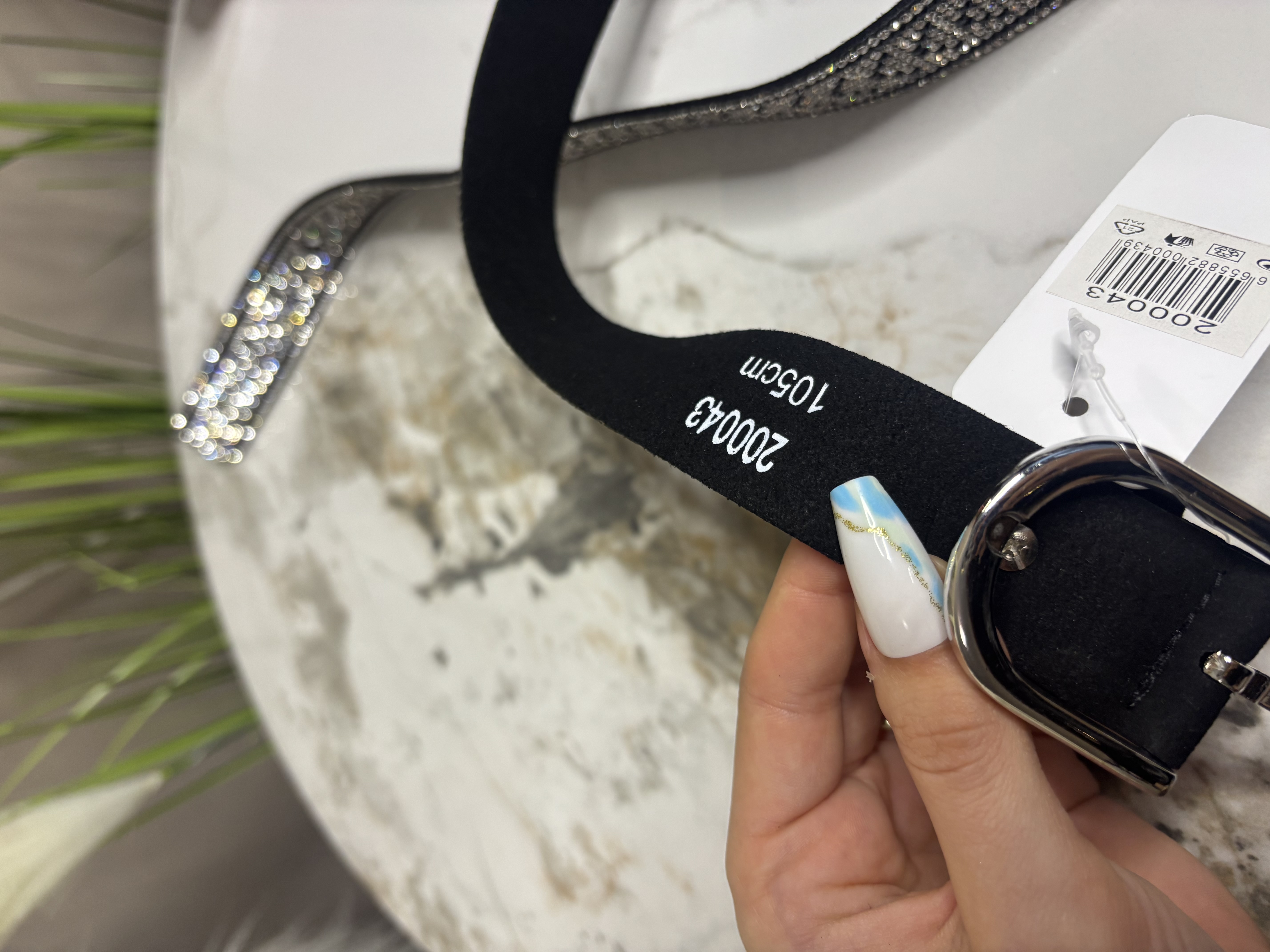 Juodas blizgus diržas