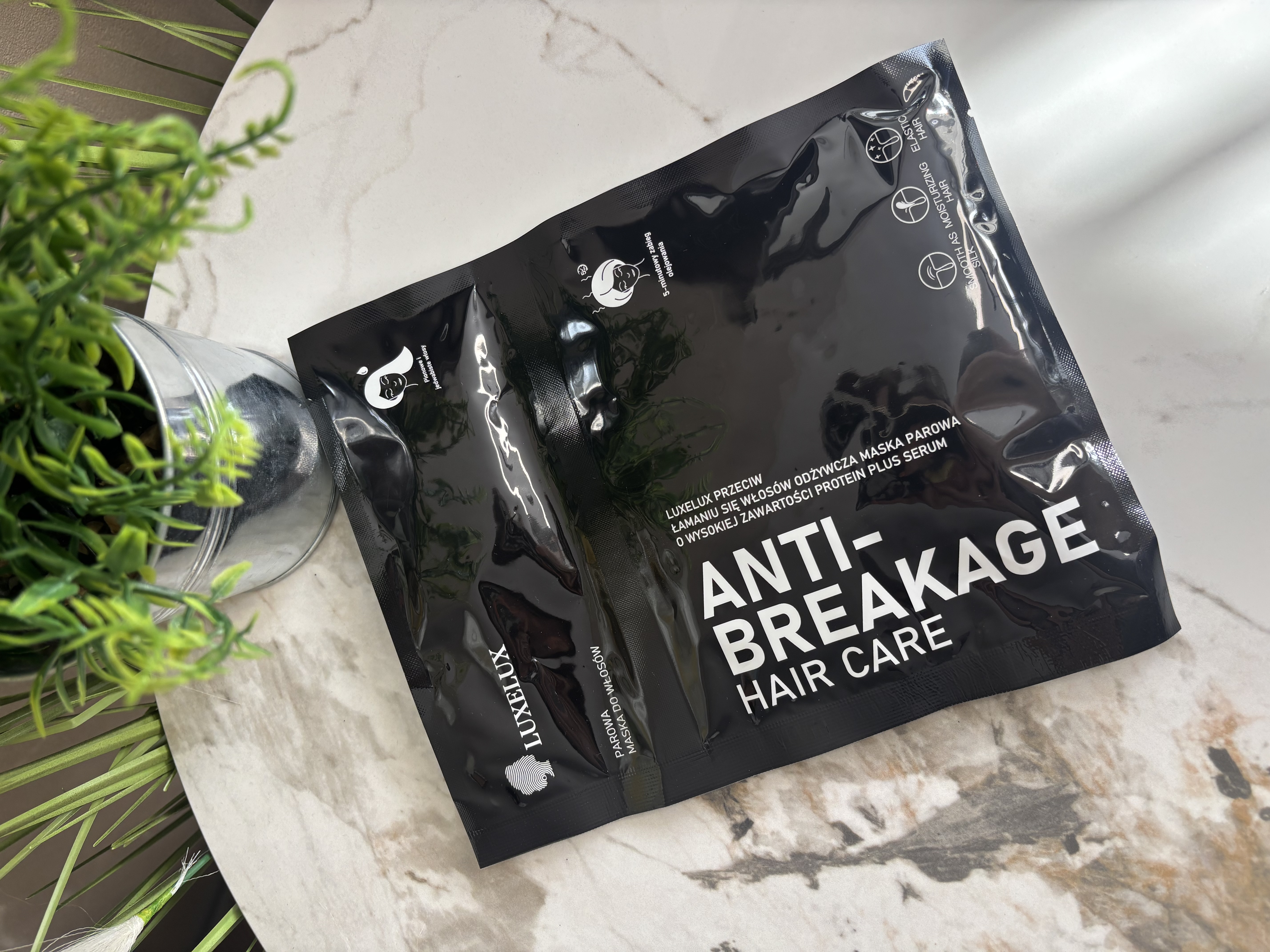 Plaukų kaukė nuo lūžinėjimo