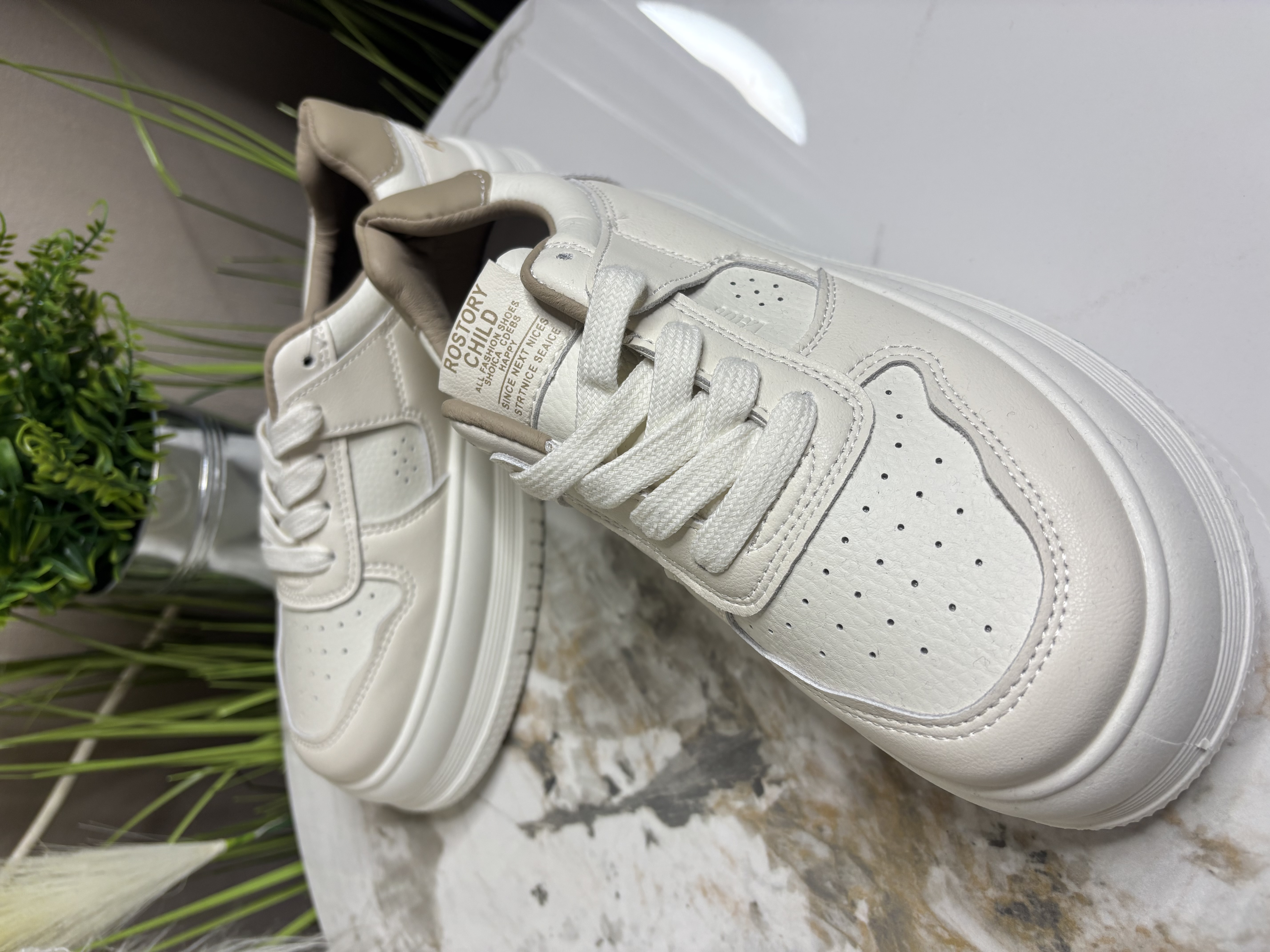 Balti laisvalaikio sportbačiai