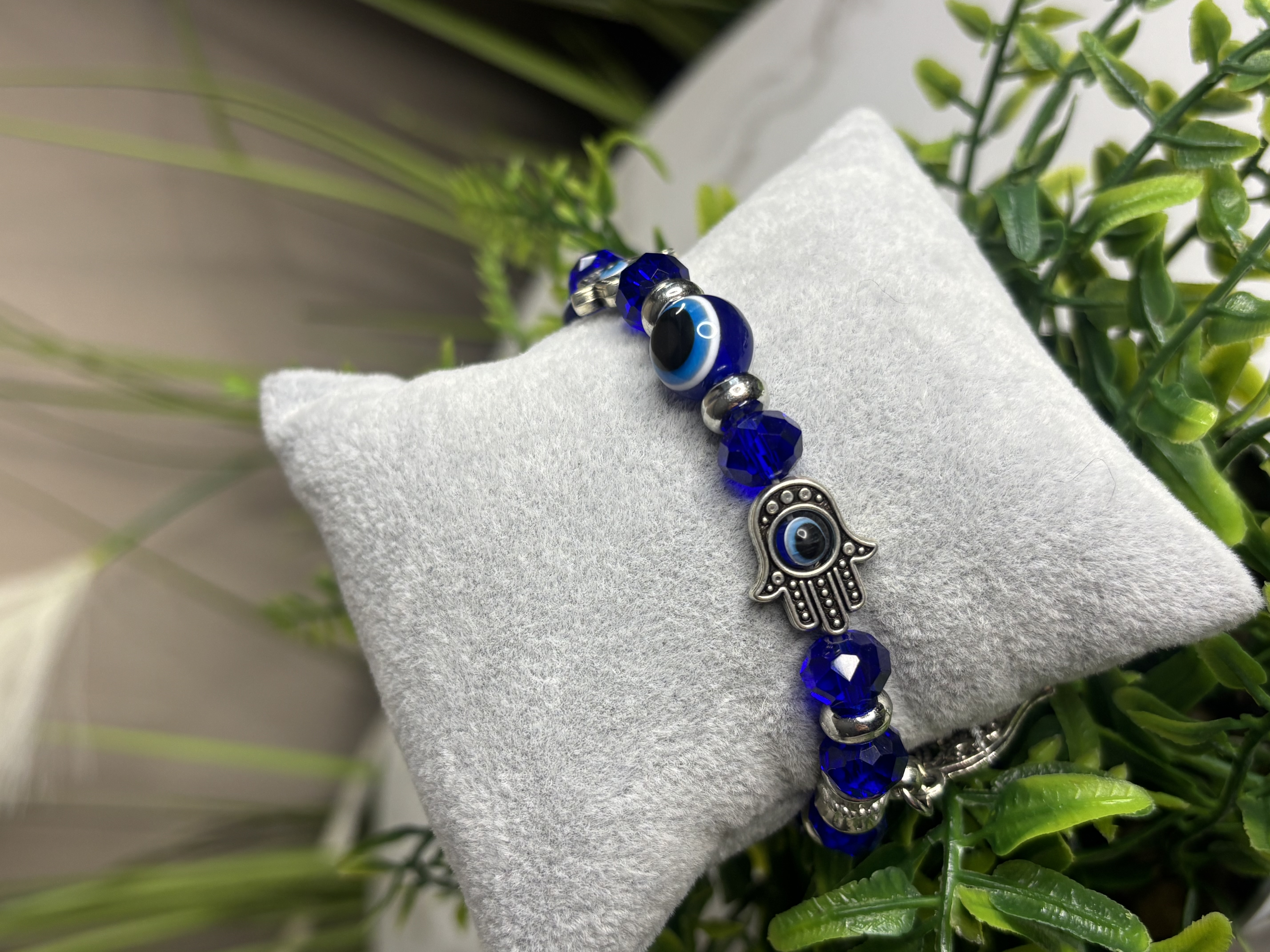 Apyrankė su karoliukais ir Khamsa ranka