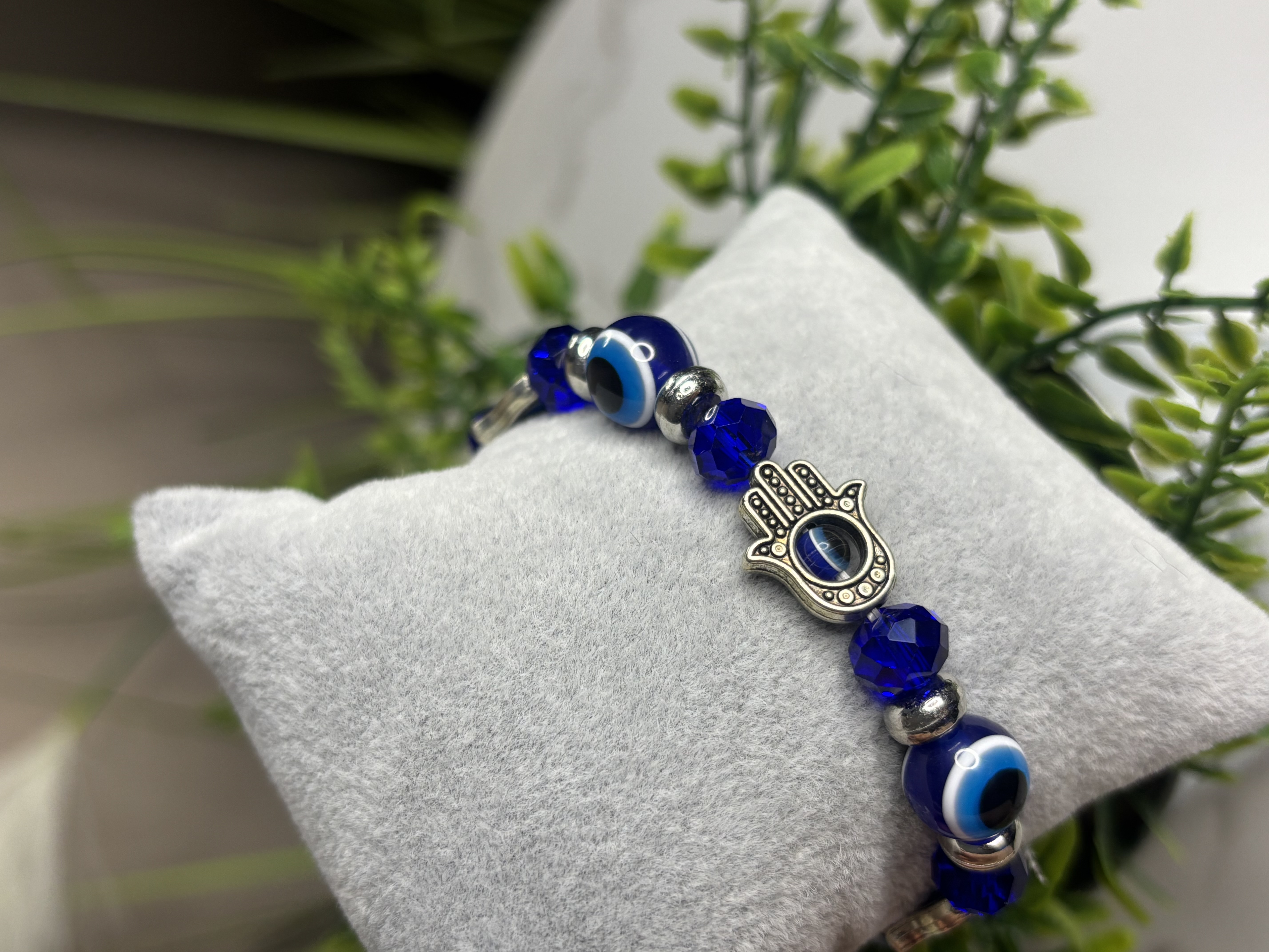 Apyrankė su karoliukais ir Khamsa ranka