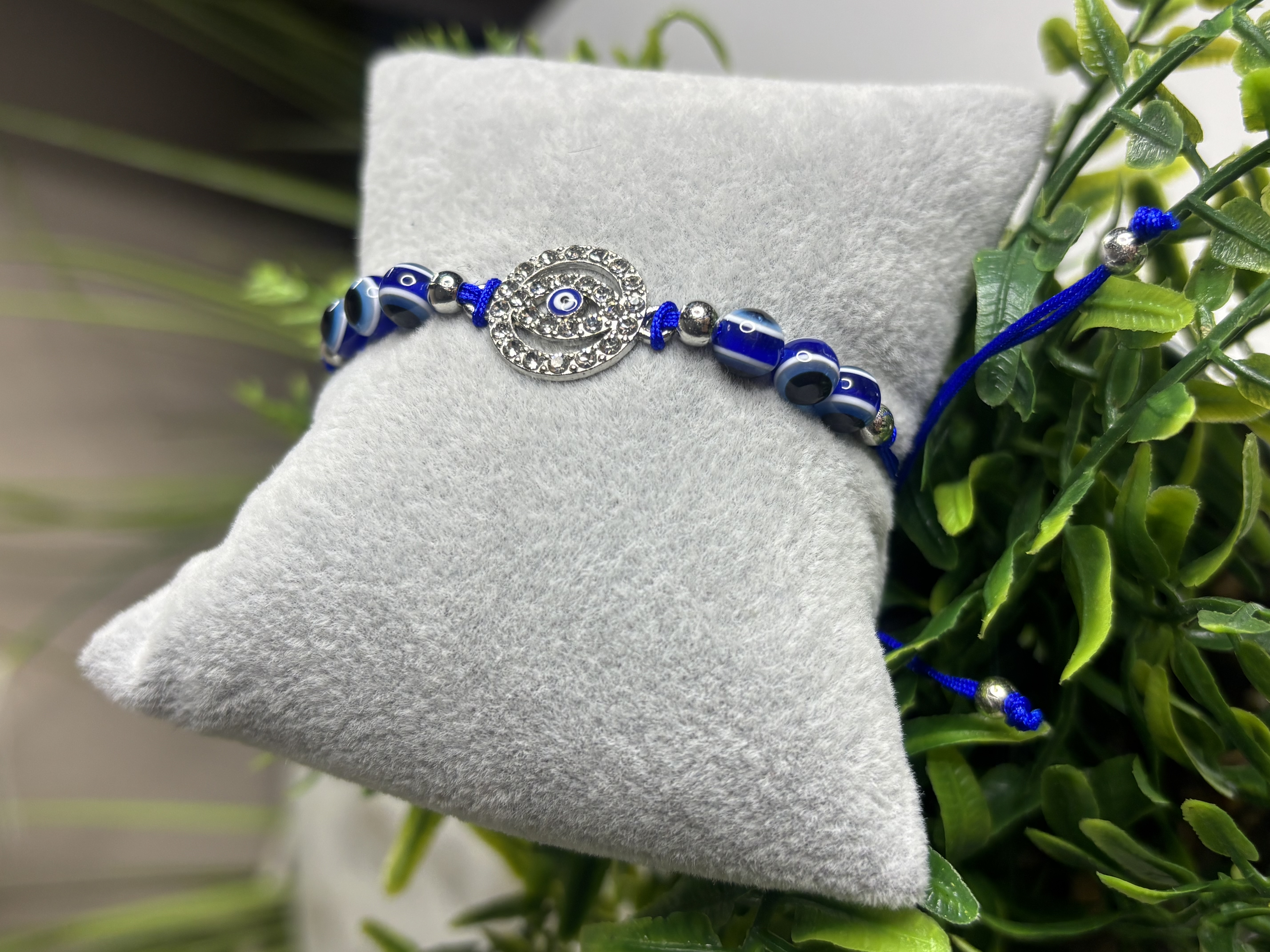 Apsauginė apyrankė su mėlyna akimi