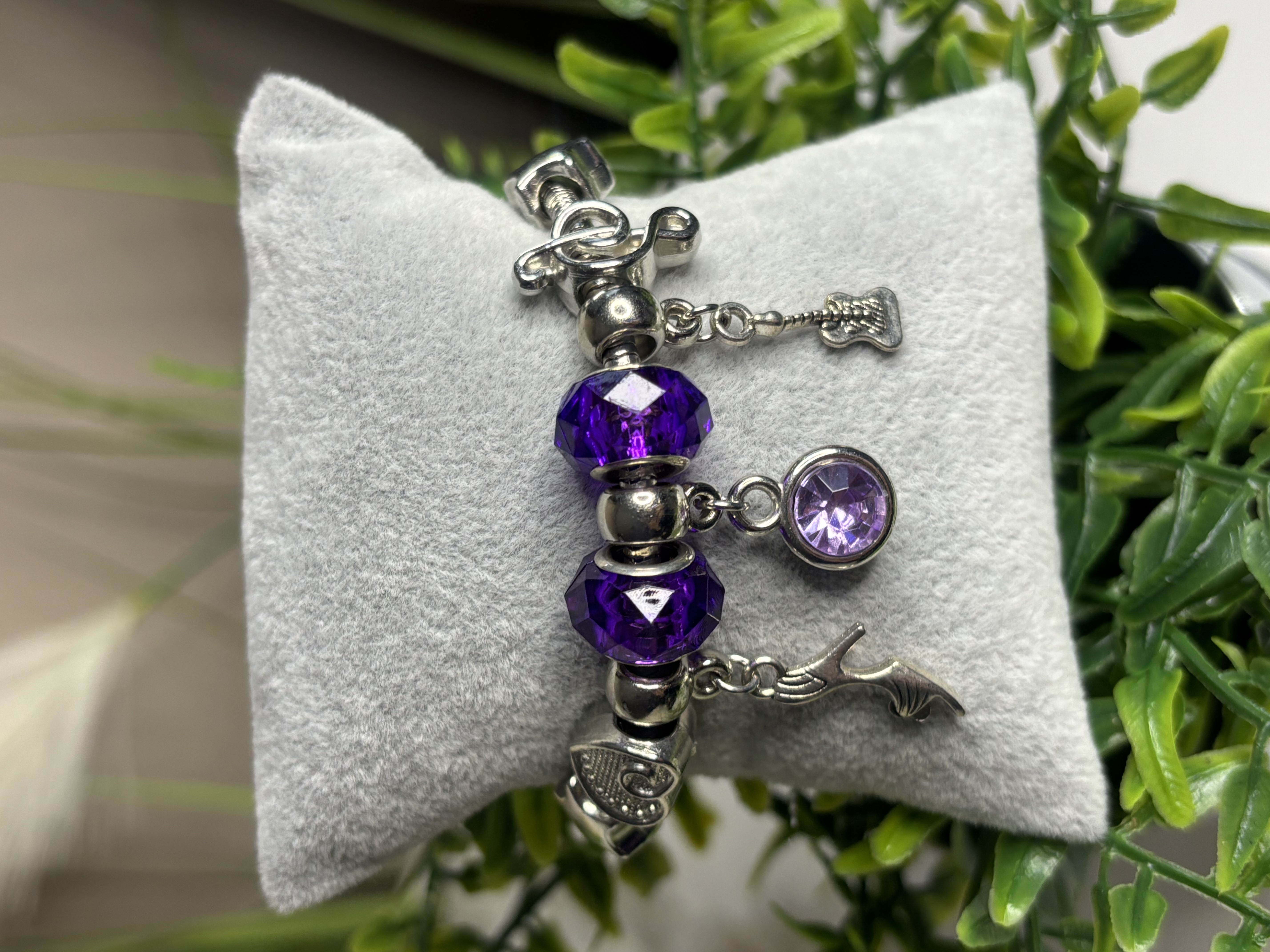 Sidabrinė apyrankė su kristalais