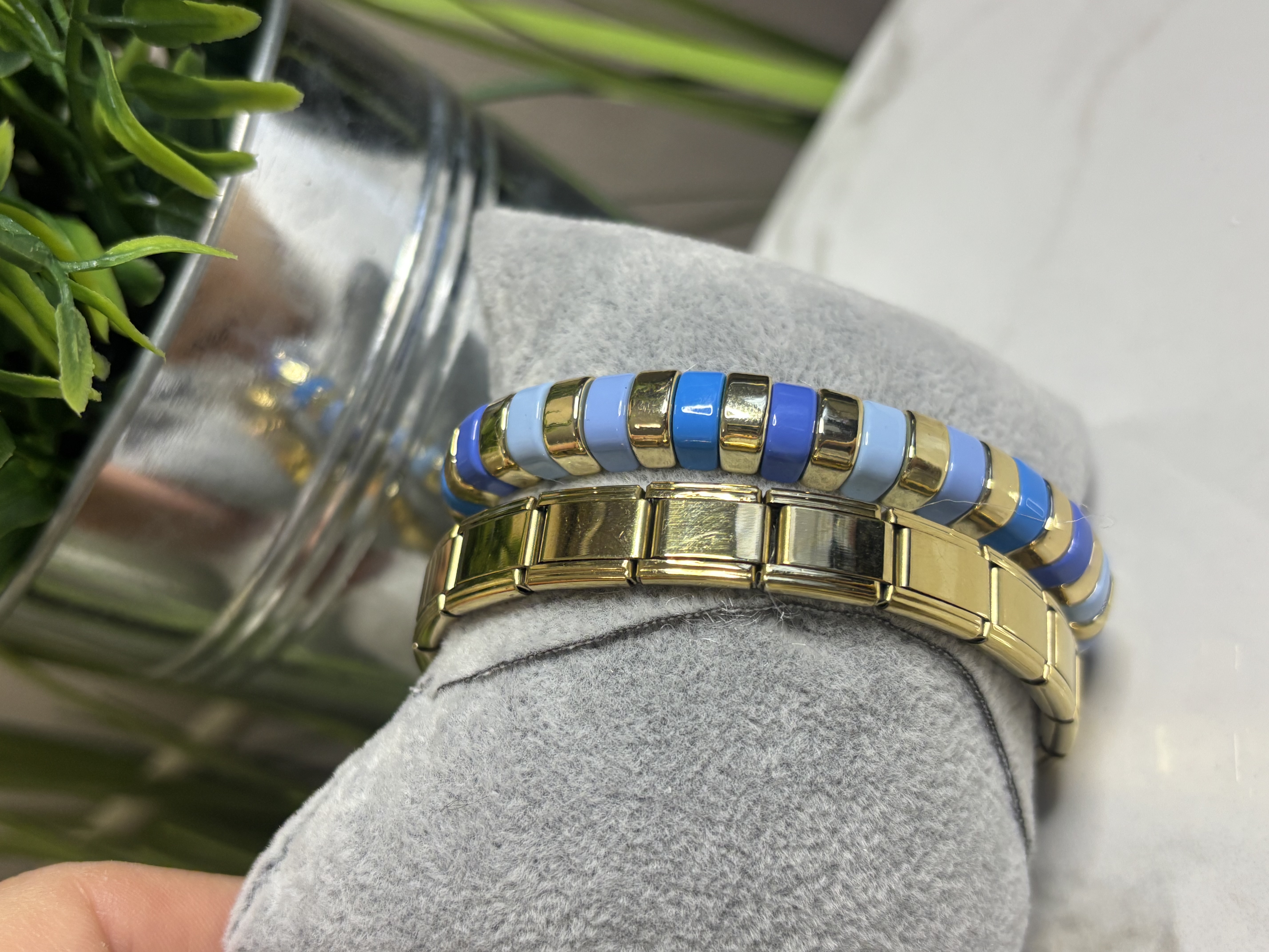 Auksinis moteriškas laikrodis