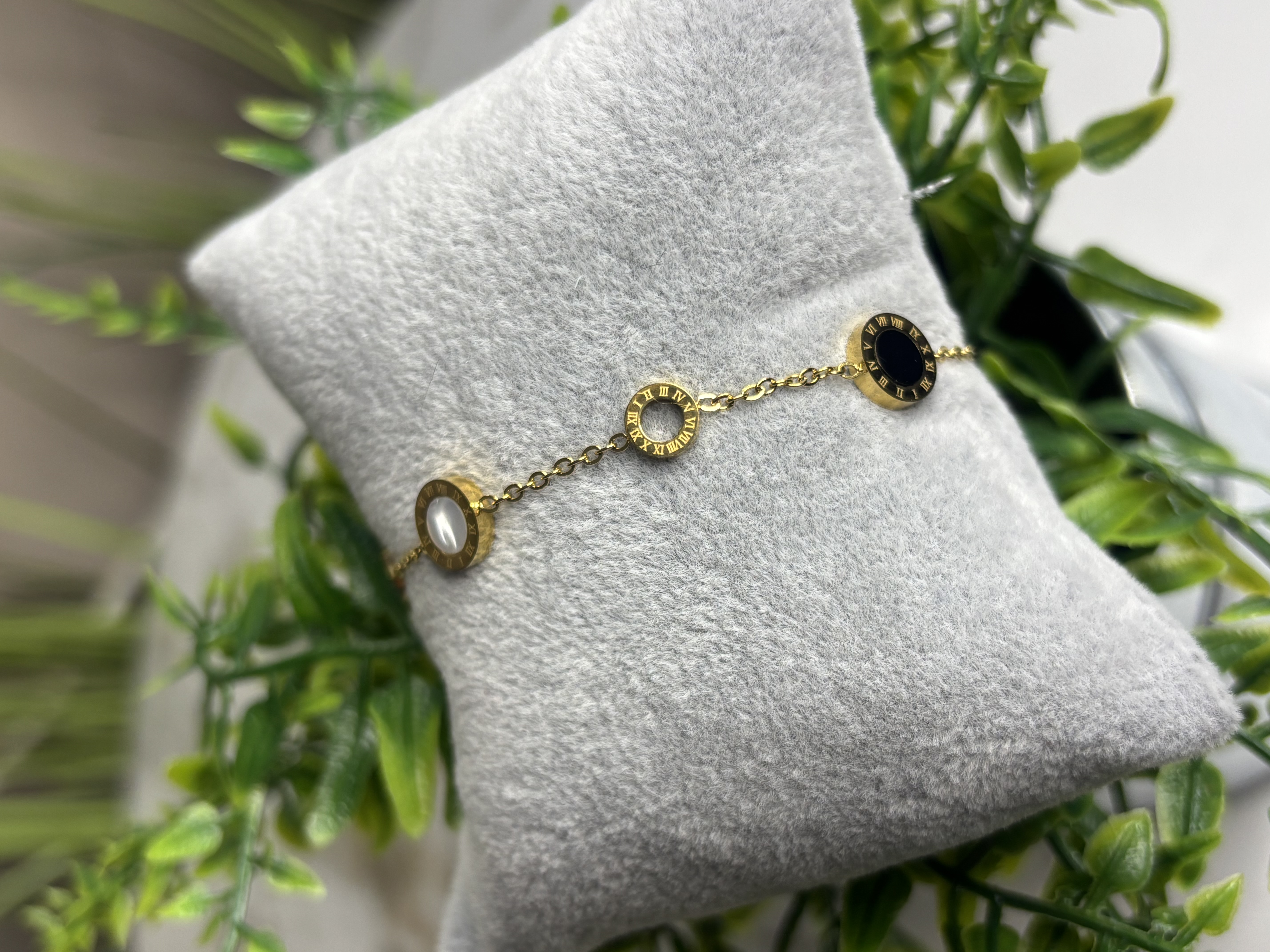 Auksinė apyrankė su cirkoniu