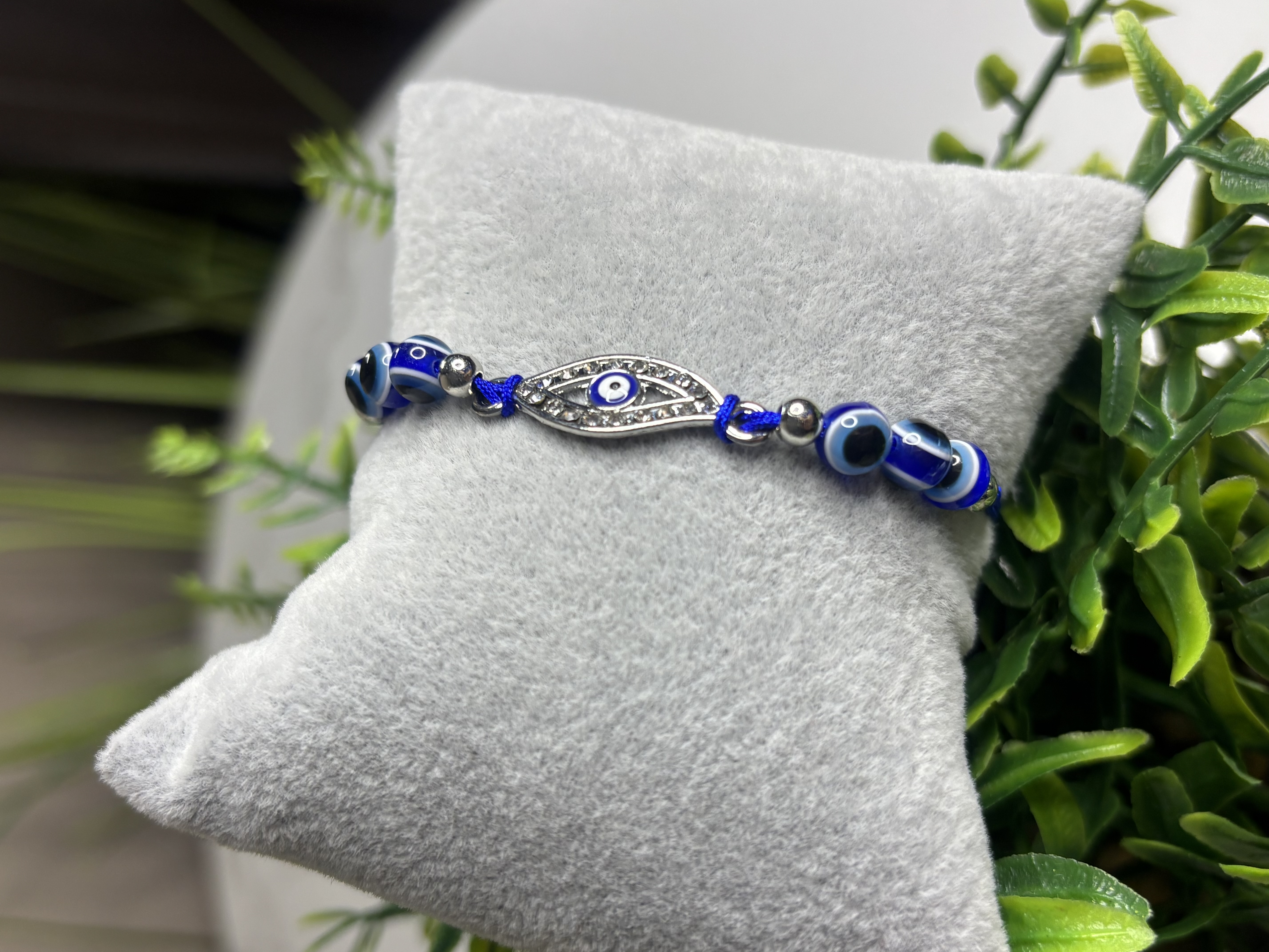 Apsauginė apyrankė su akimi