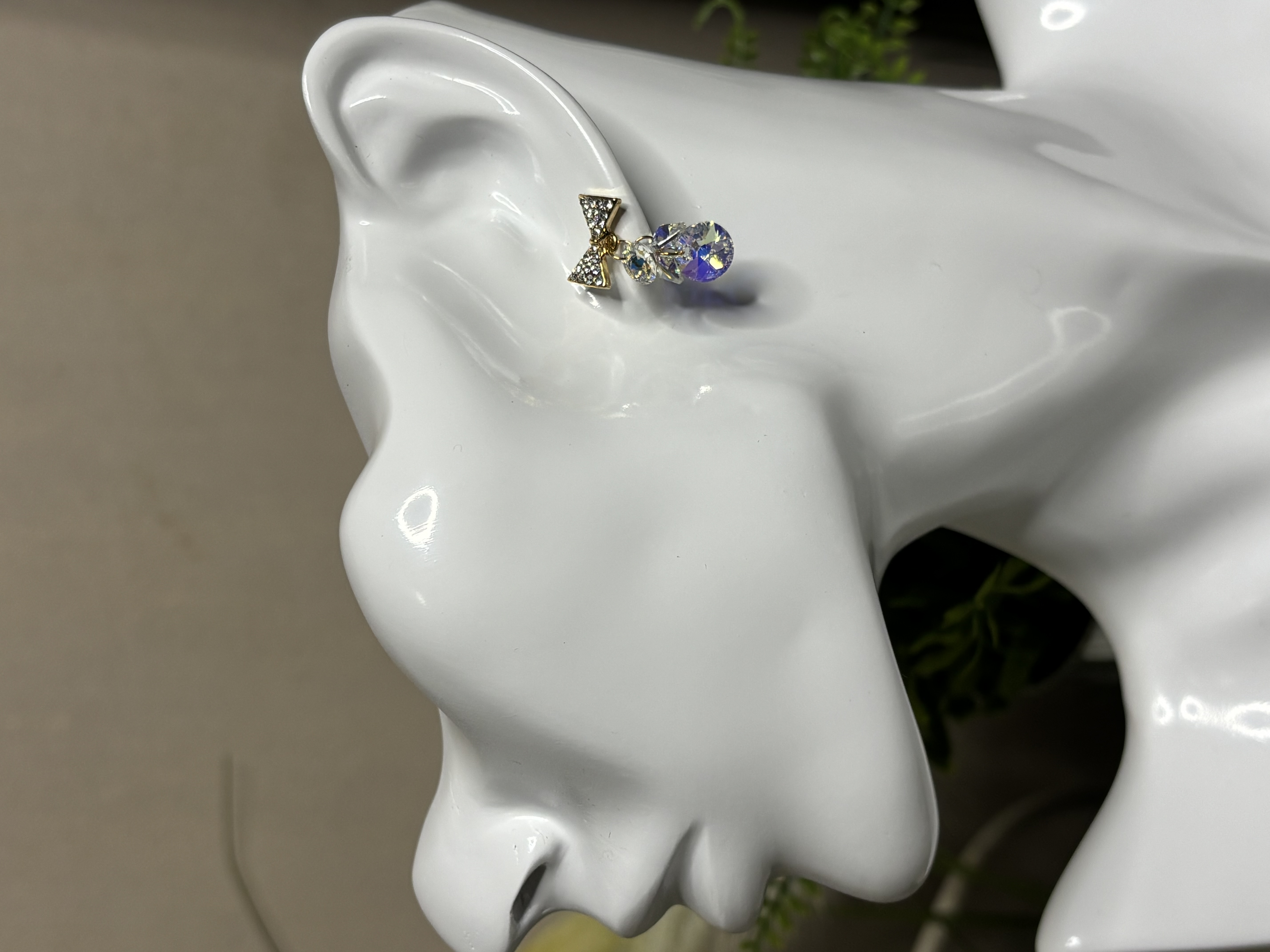 Auskarai su kristalais