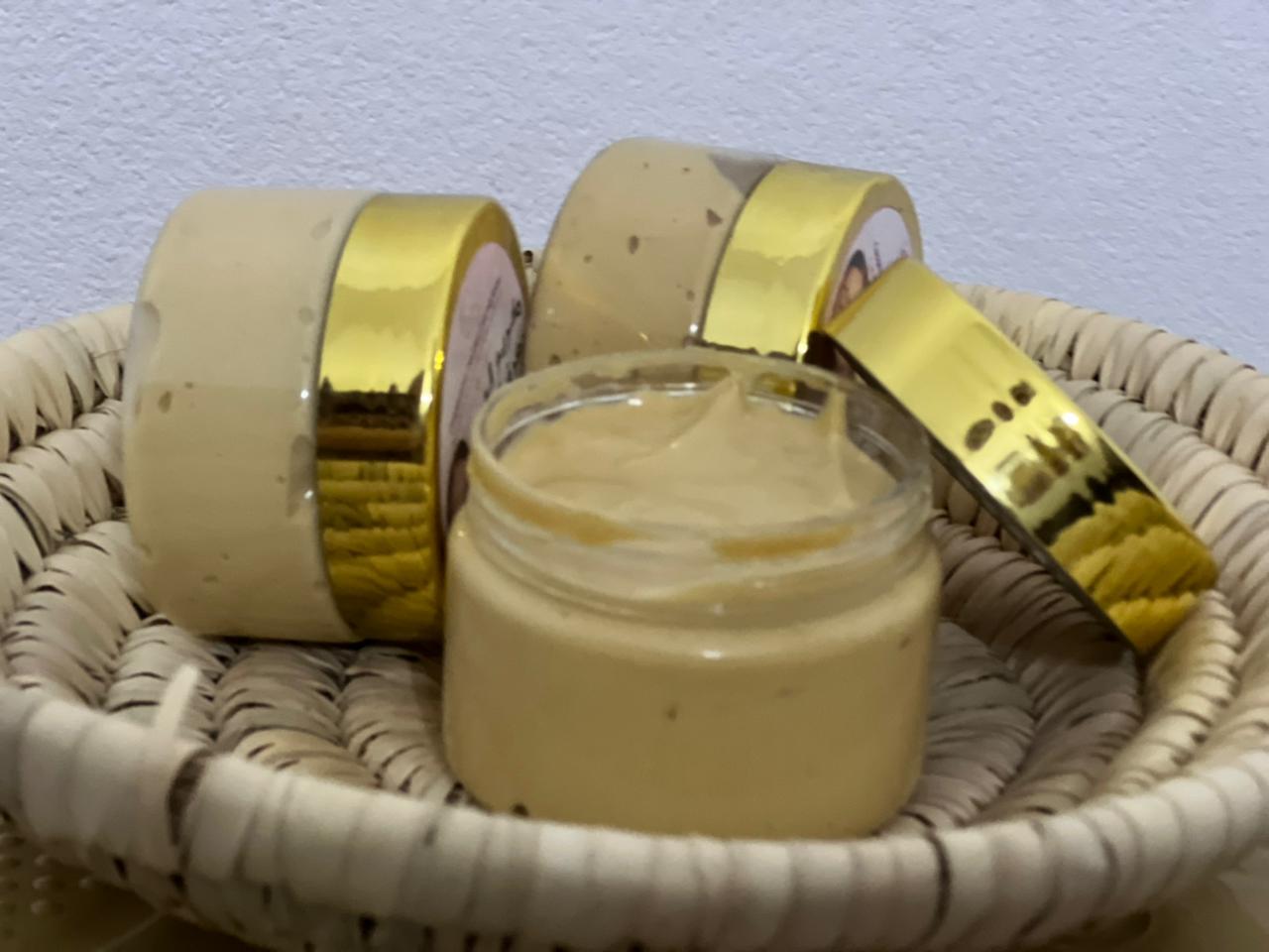 كريم عرق السوس للعناية بالوجه مبيض طبيعي ومرطب خالي من المواد الكيماوية المظرة 