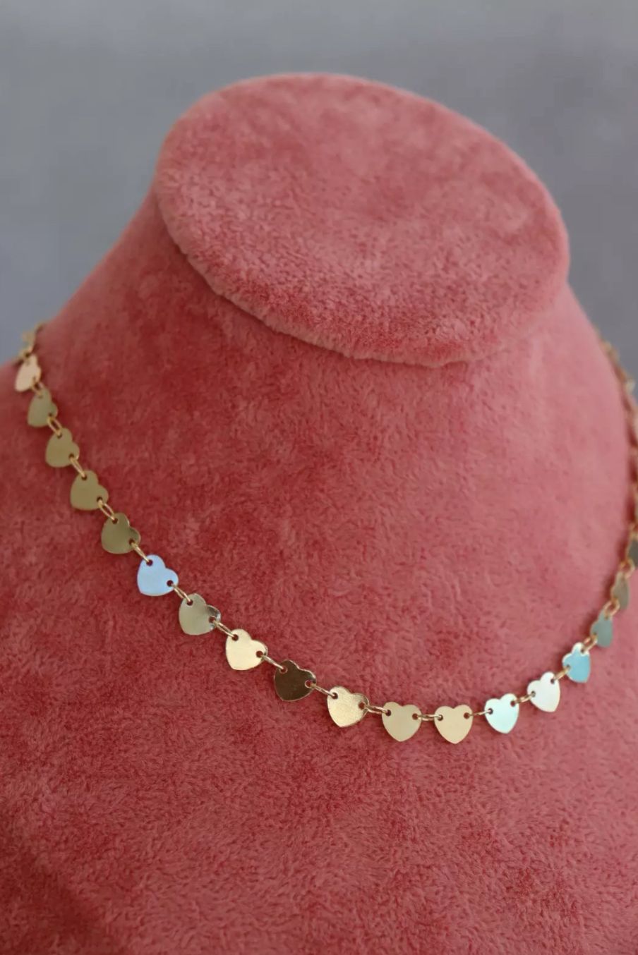 Colar choker de corações 