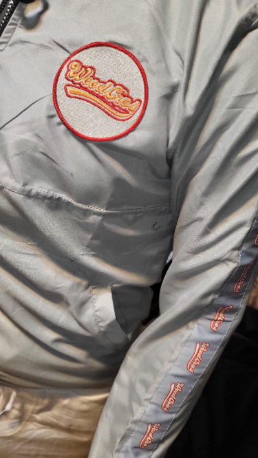 Conjunto Rompeviento Gris Y Negro Weedcros