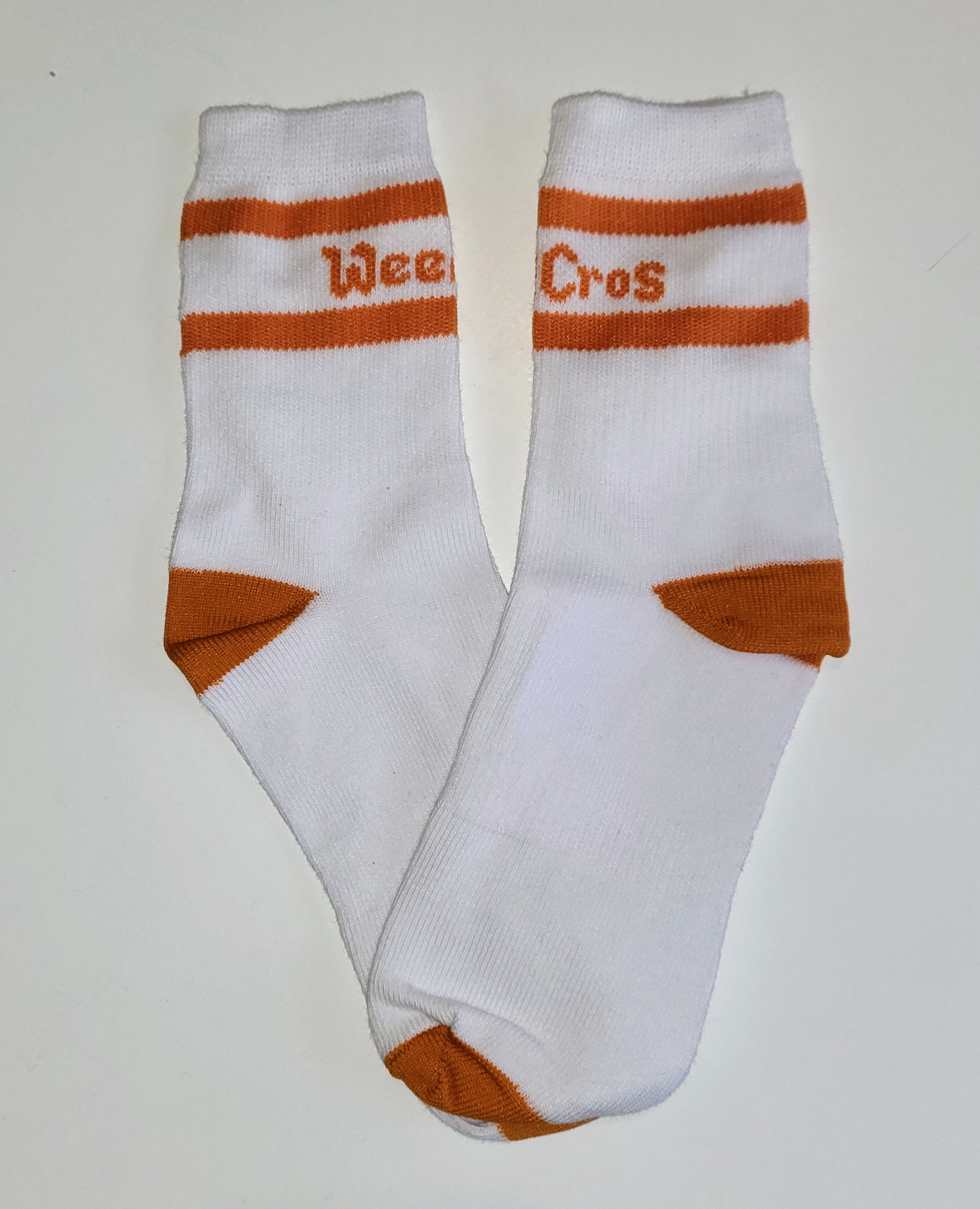 Medias deportivas blancas con detalles Naranjas