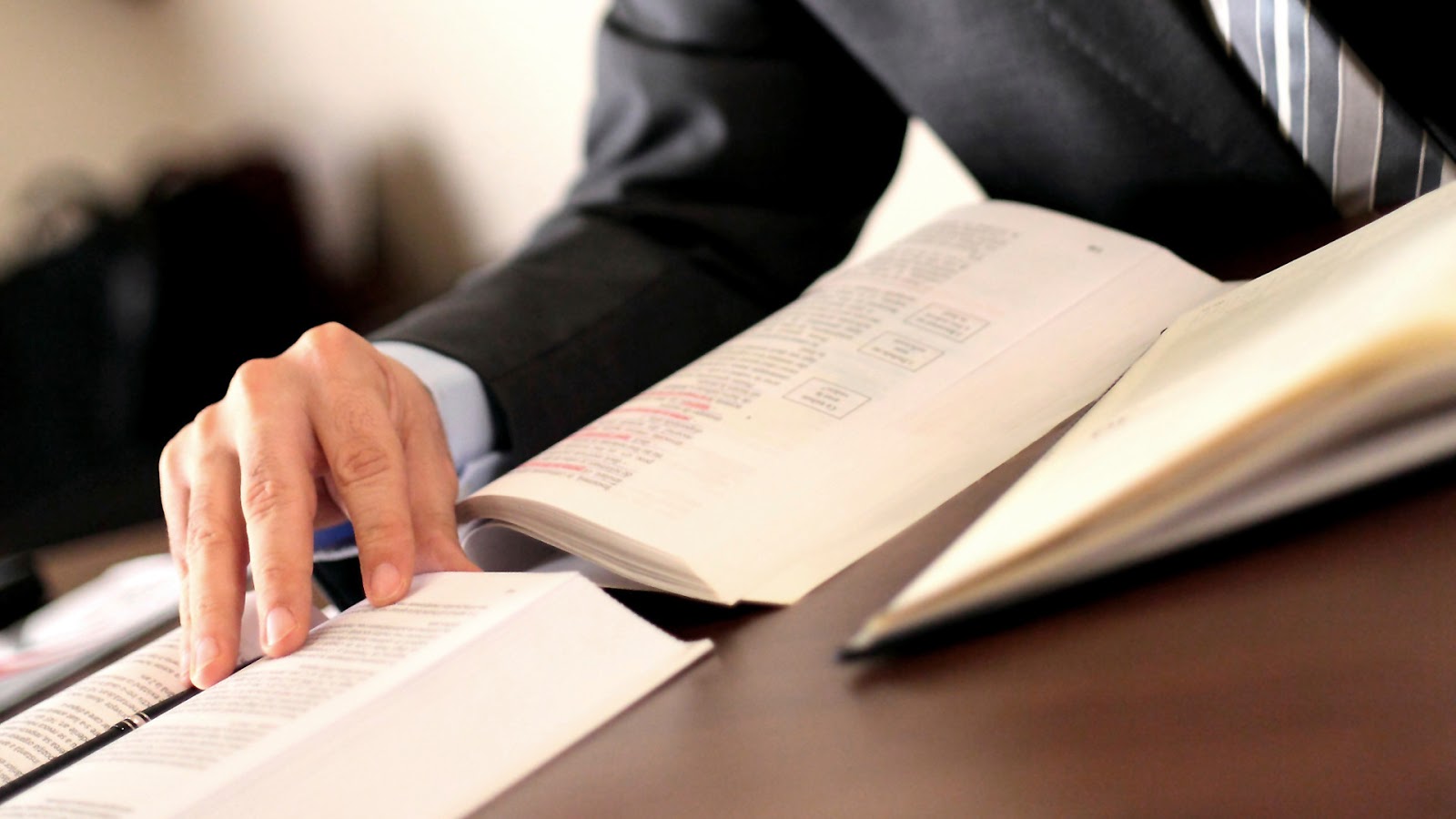 Redacción y Argumentación Jurídica:
"Argumentación Jurídica Efectiva: Técnicas
y Estrategias".