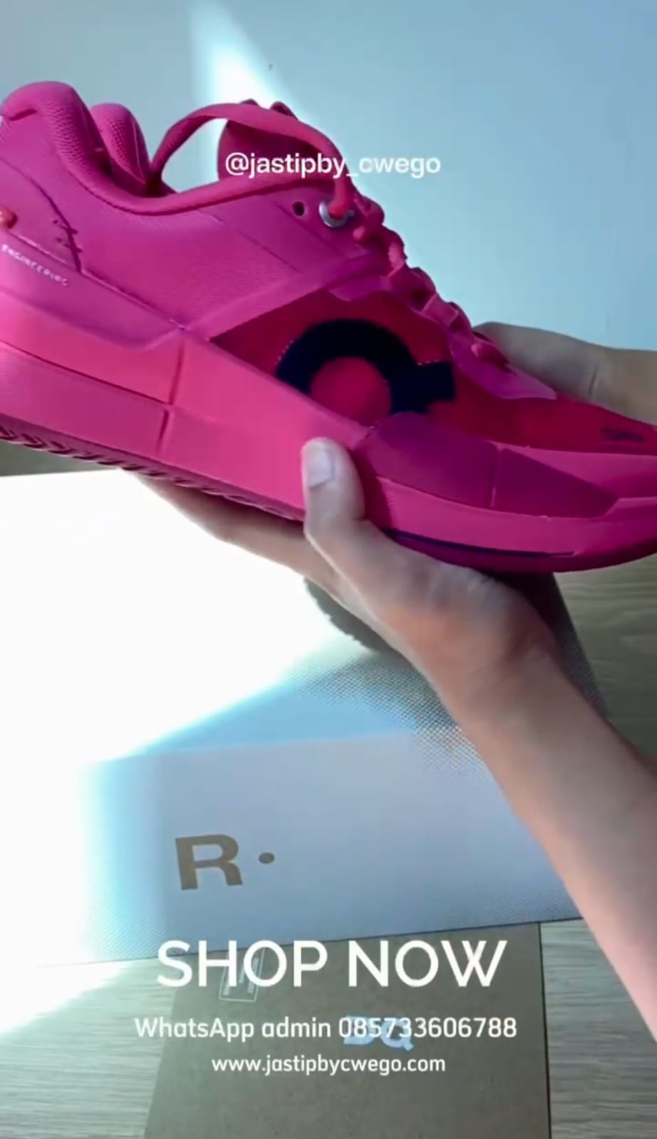 Sepatu Olahraga Oncloud Running Pink