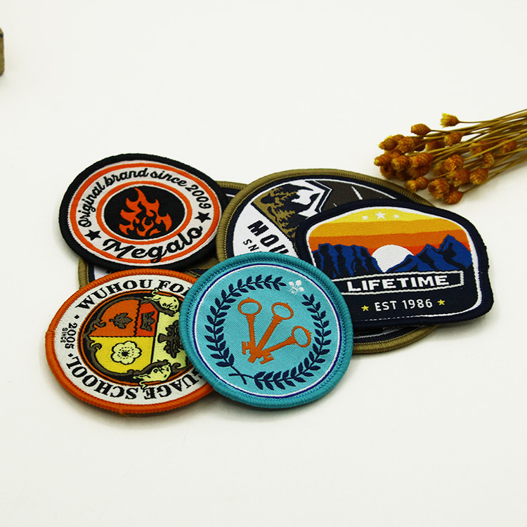 🧵 Custom Embroidered Emblems & Patches