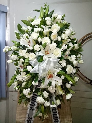 White Sympathy Funeral Wreath