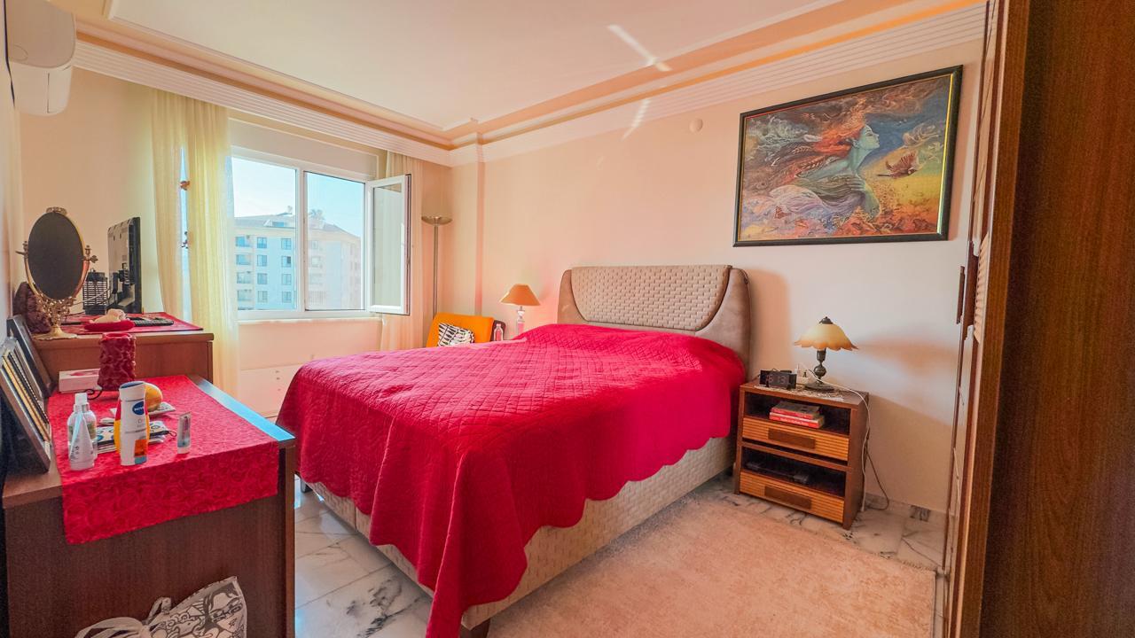 TOSMUR KALE VE DENİZ MANZARALI DAİRE