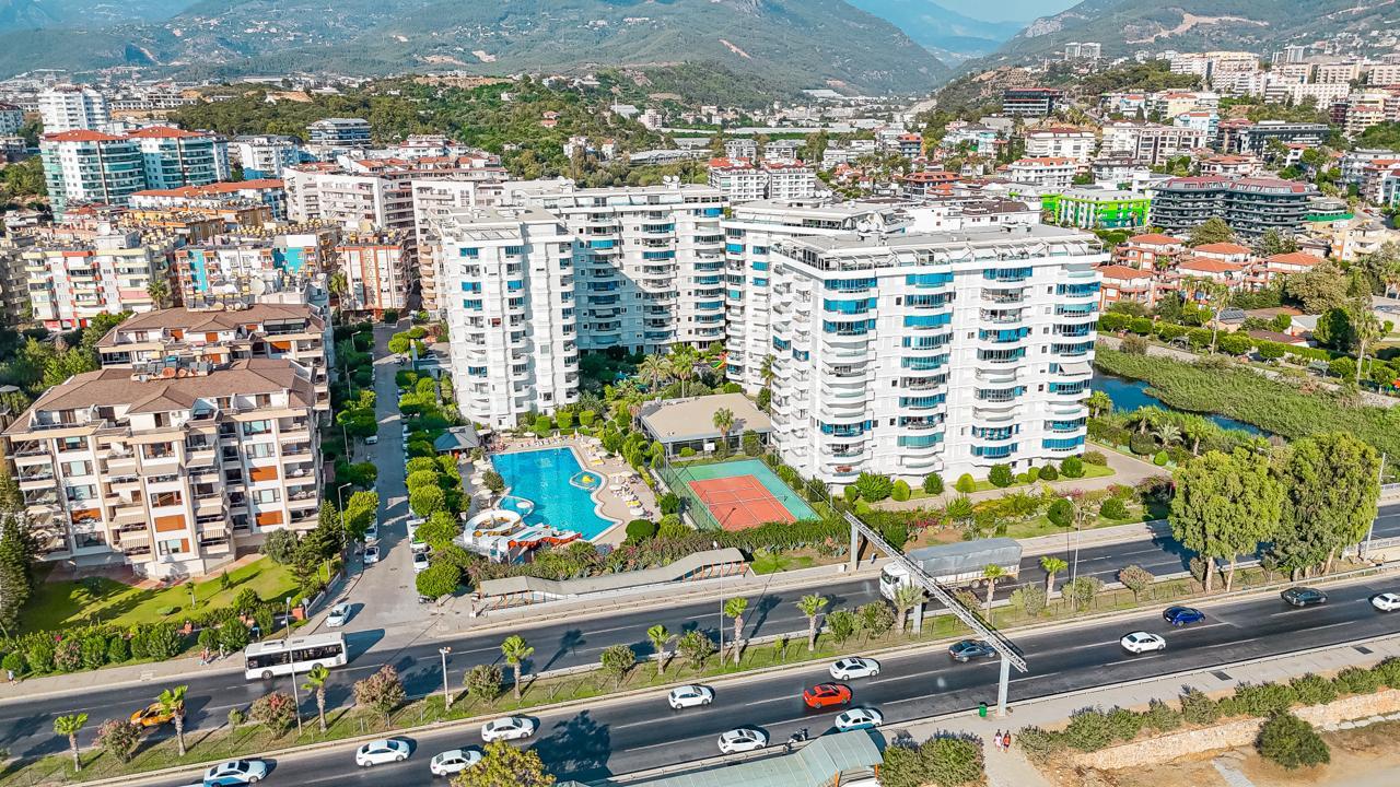 TOSMUR KALE VE DENİZ MANZARALI DAİRE