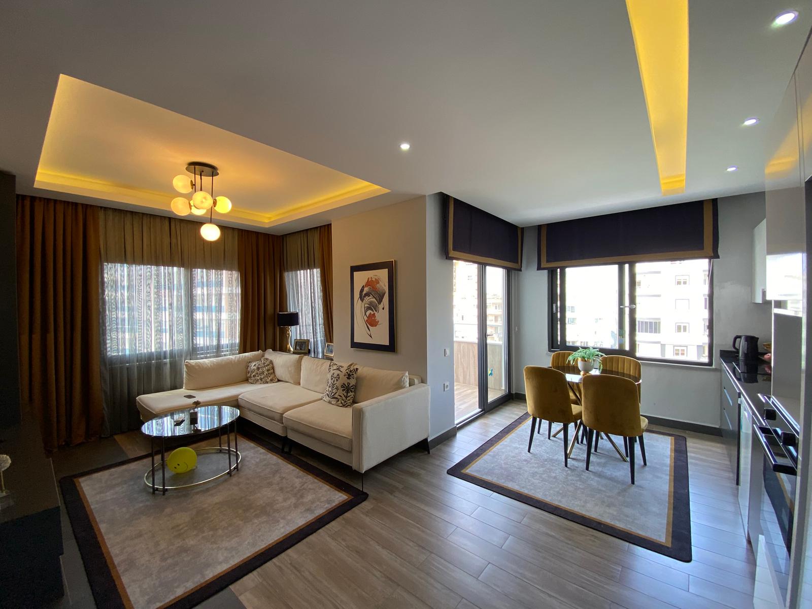 Mahmutlar'da lüks deniz manzaralı daire.