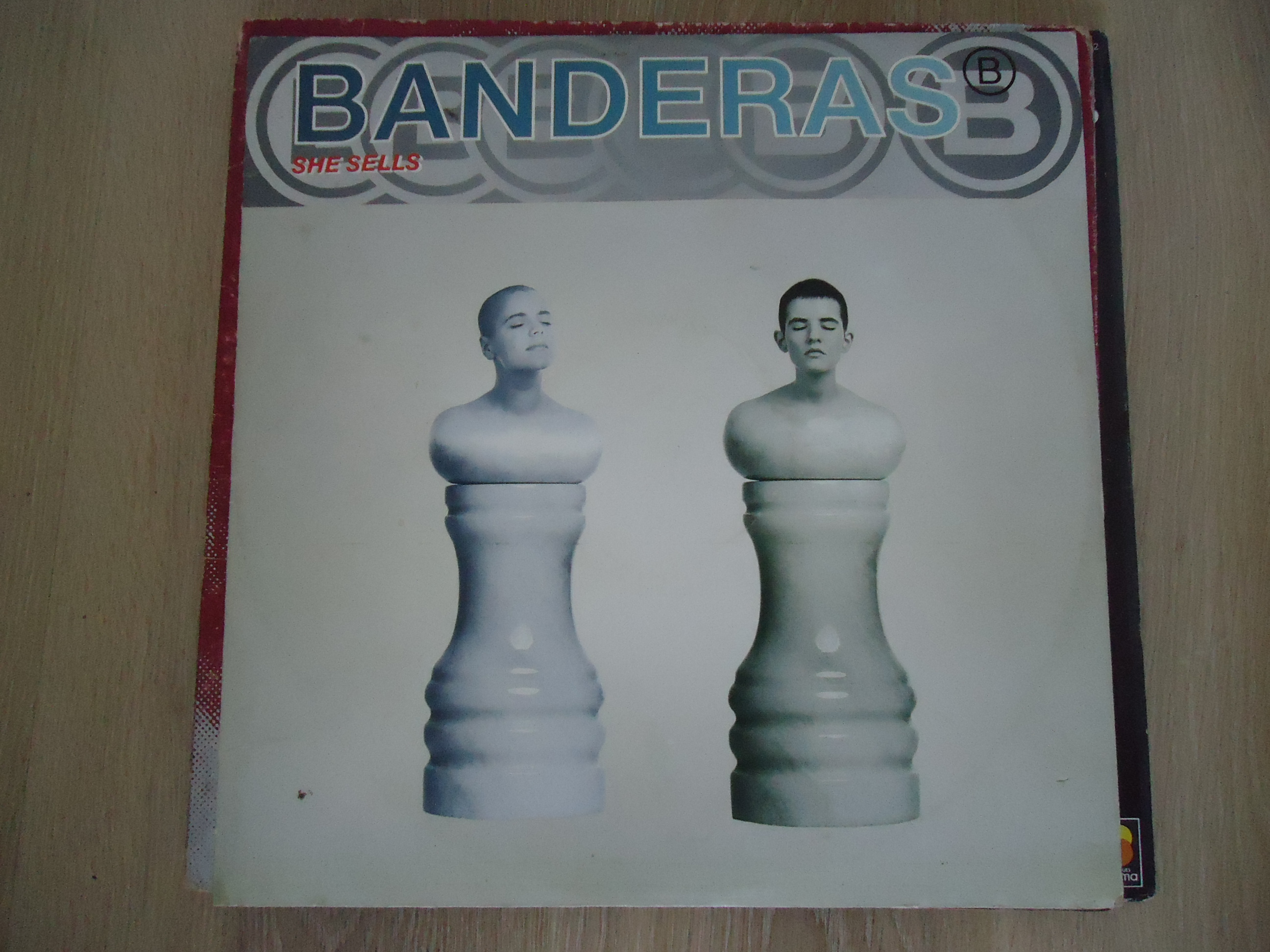 Banderas - She Sells