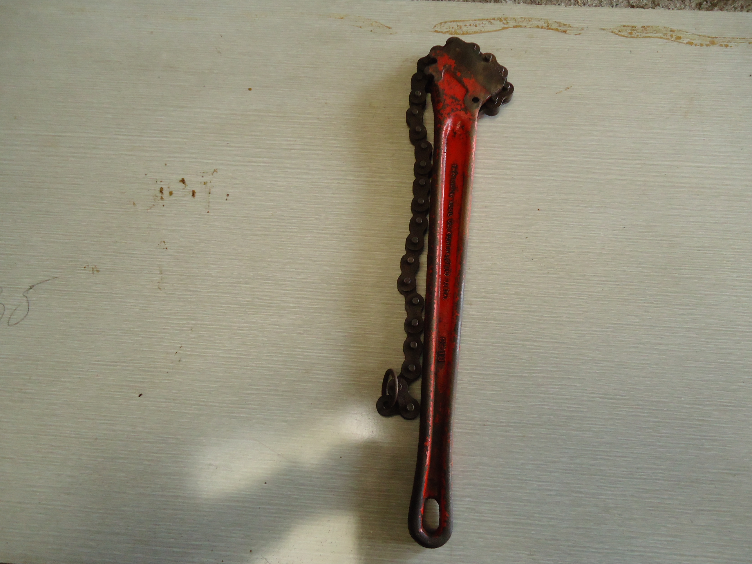 Clé à chaîne