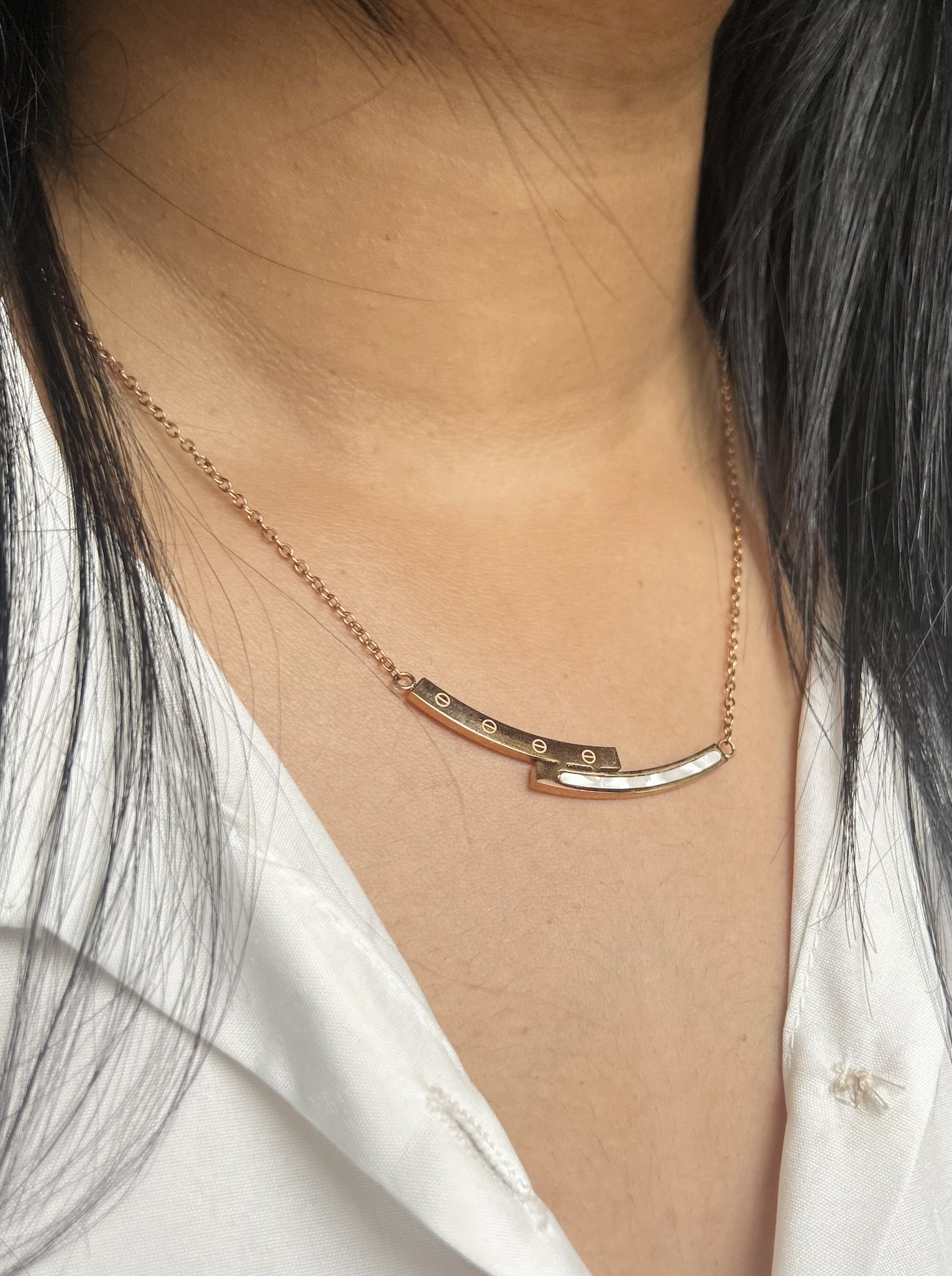 Rose Gold Curved Bar Pendant Necklace