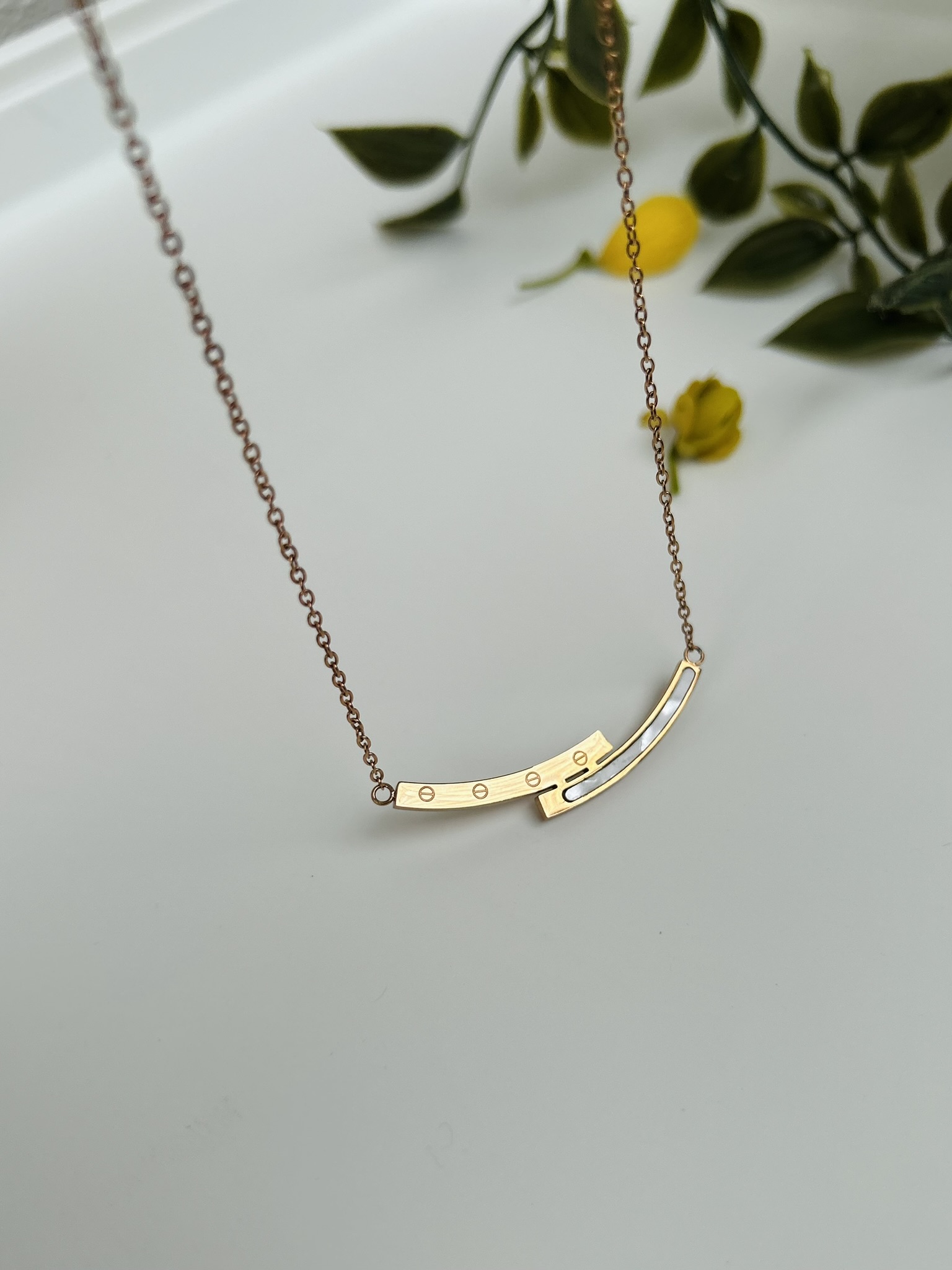 Rose Gold Curved Bar Pendant Necklace