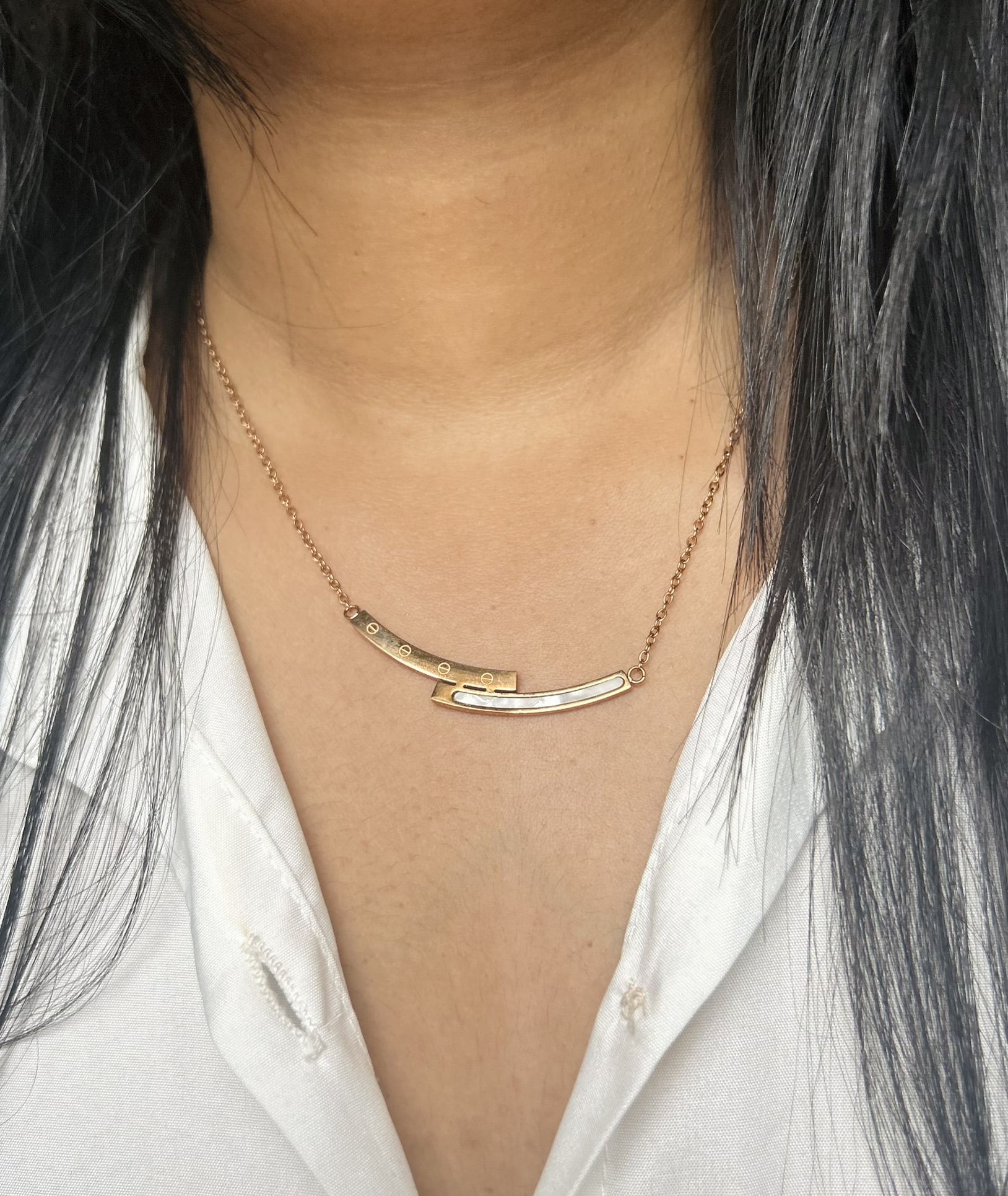 Rose Gold Curved Bar Pendant Necklace