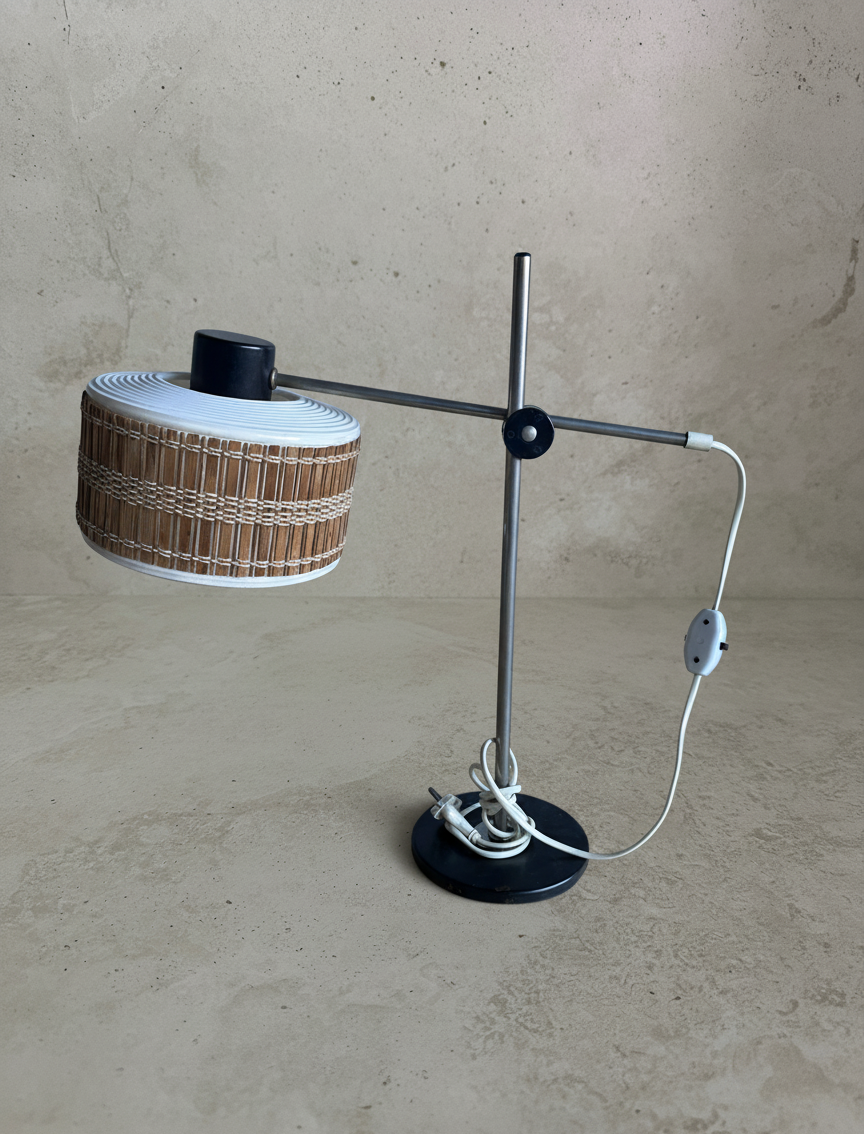 Lampka biurkowa z bambusowym kloszem