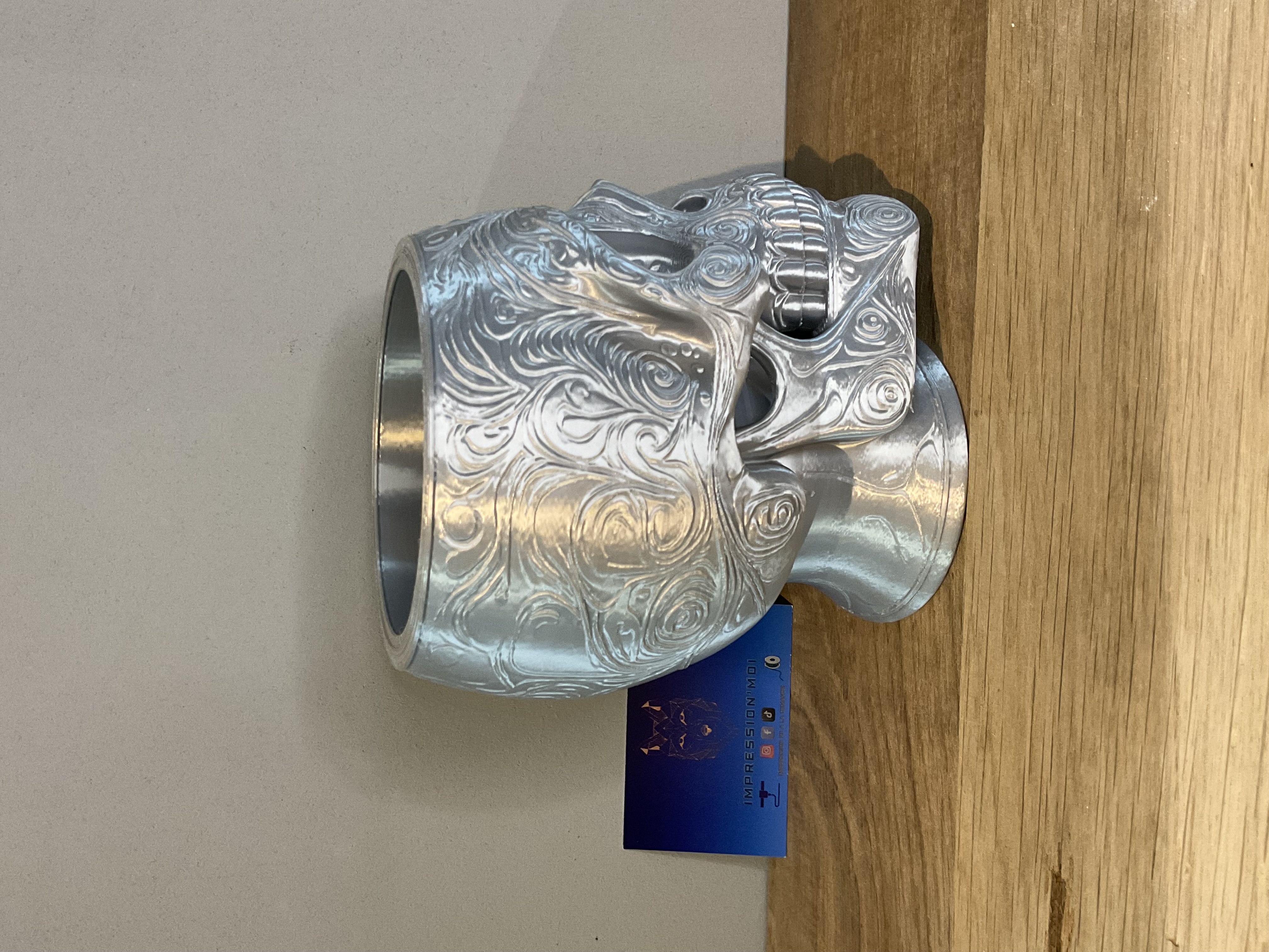 Pot décoratif tête de mort gris argenté imprimée en 3D