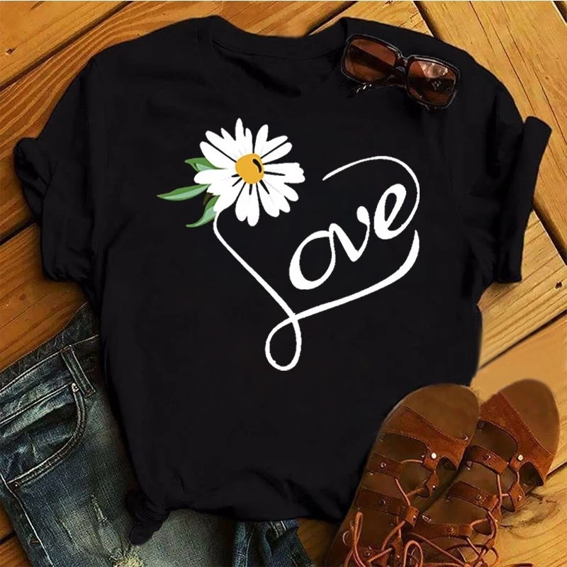 Camiseta com estampa de bicicleta e flores