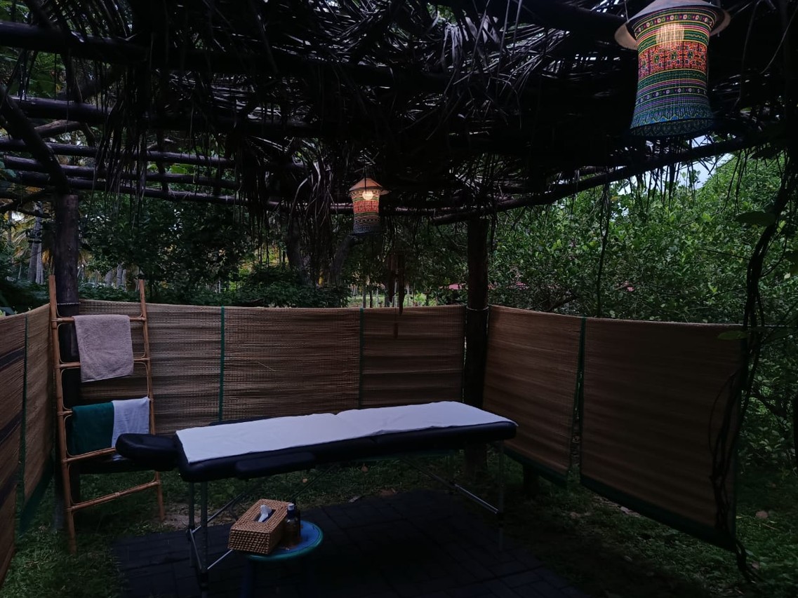Activities at Thambiliwatte 2 - Alfresco massage options