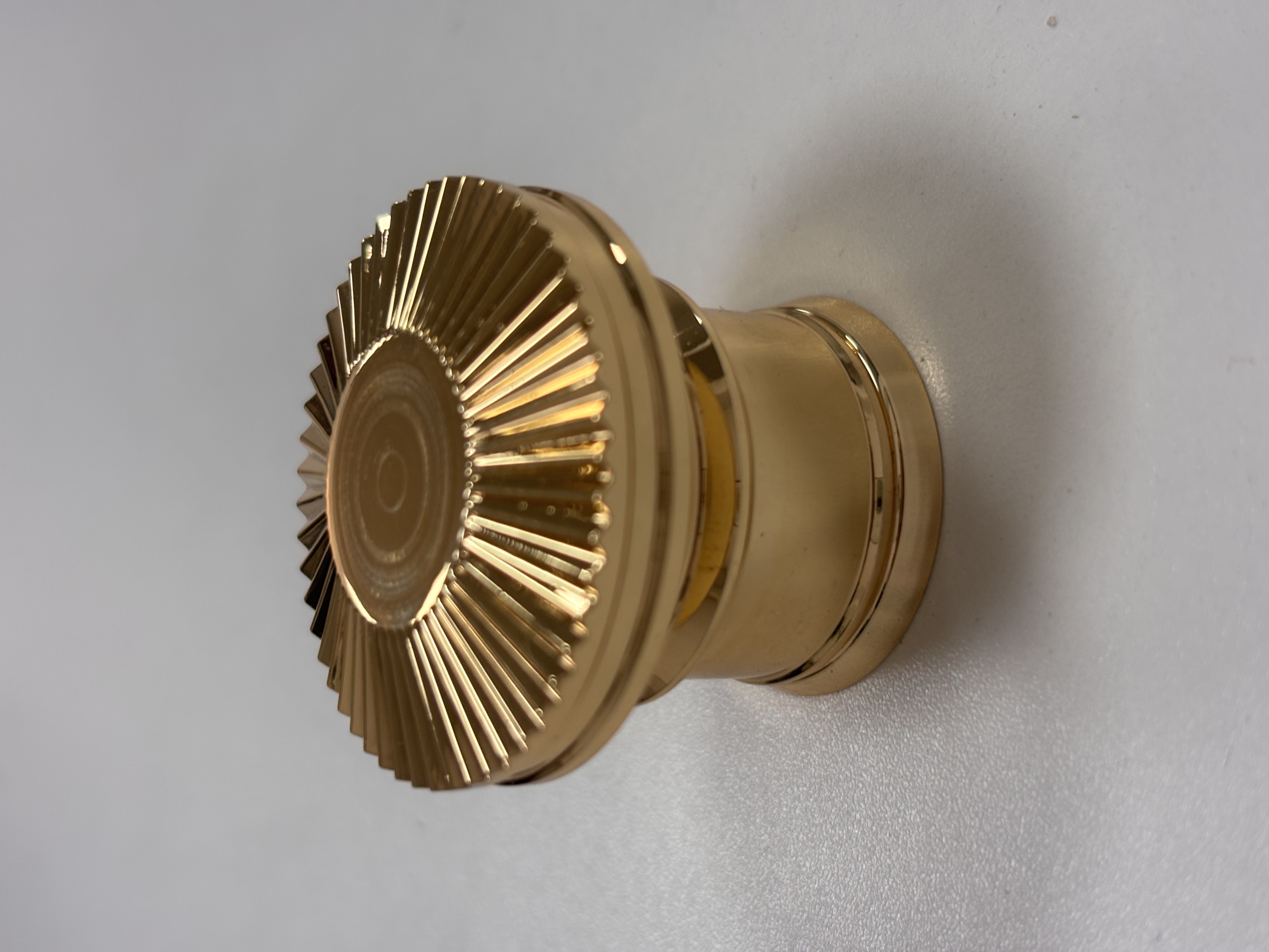 Zinc alloy perfume cap