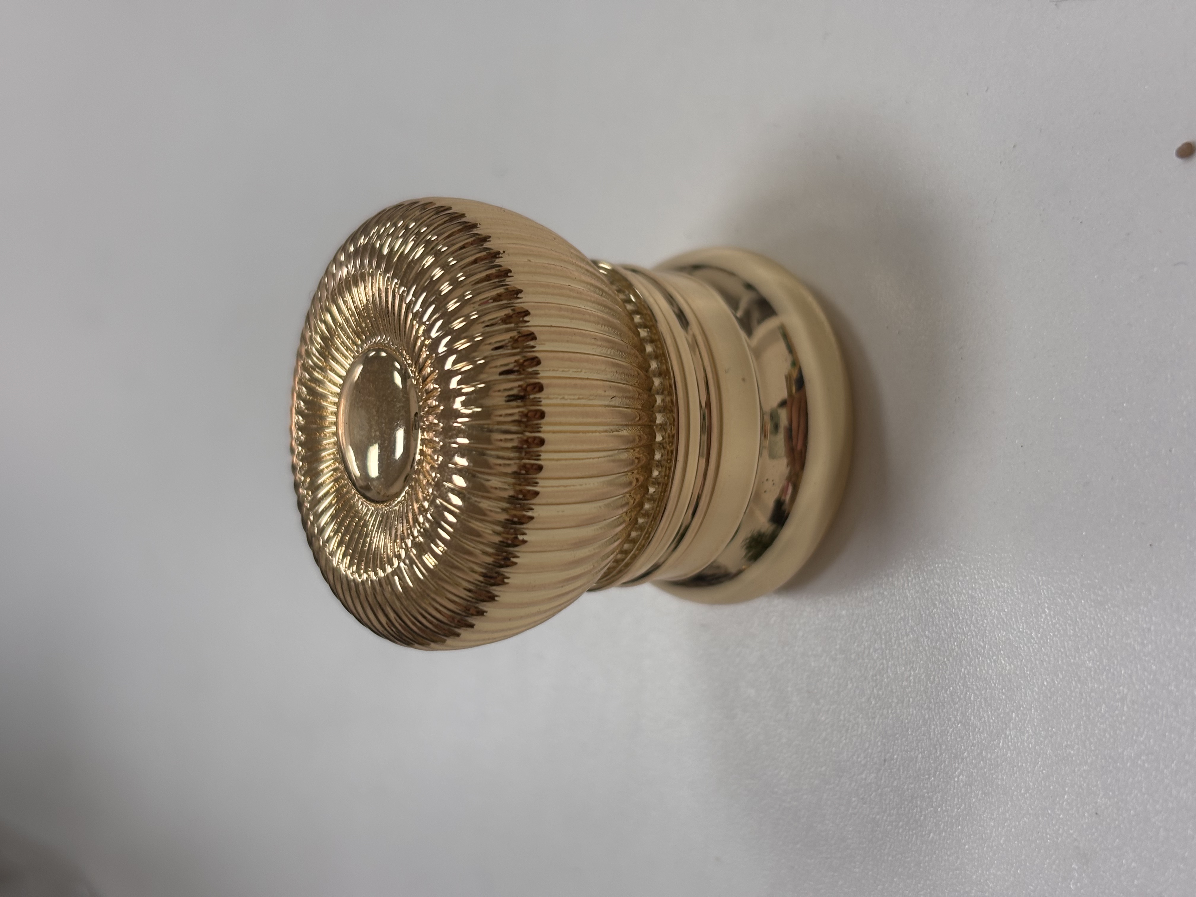 Zinc alloy perfume cap