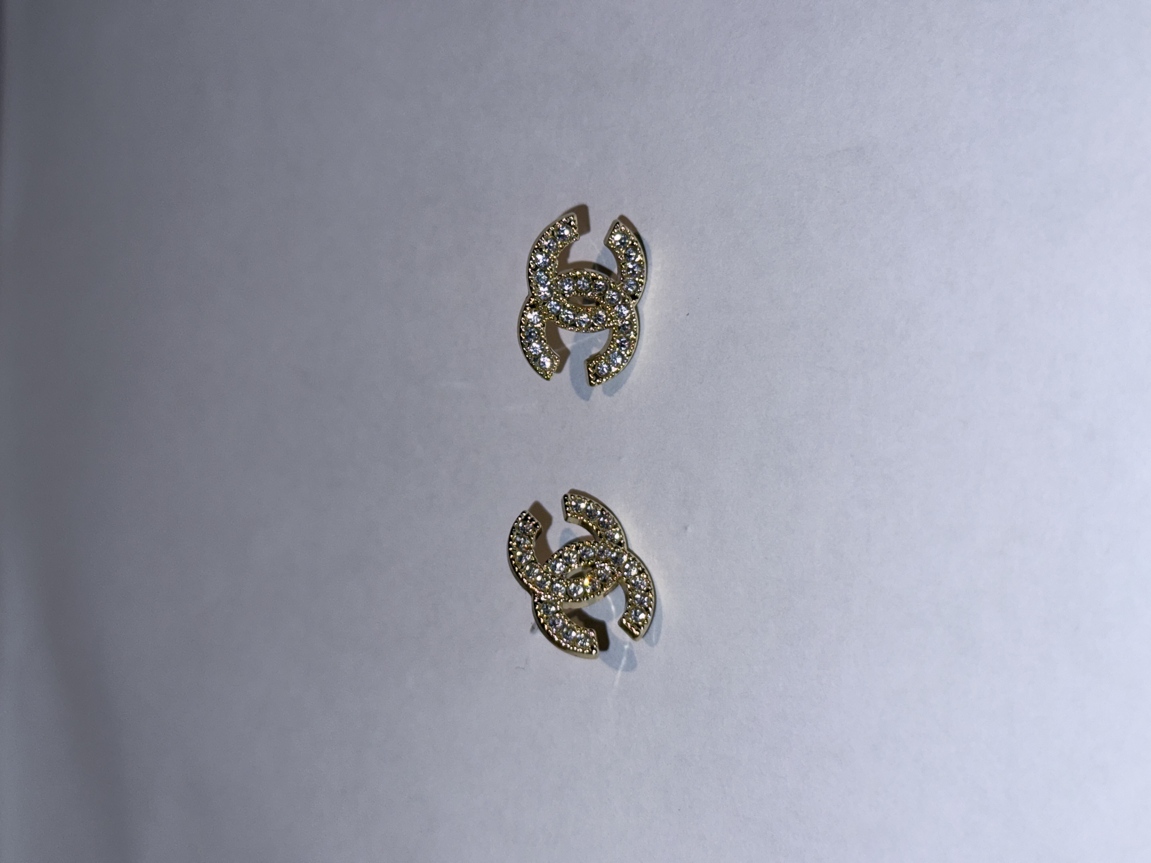 Guldörhängen med diamanter