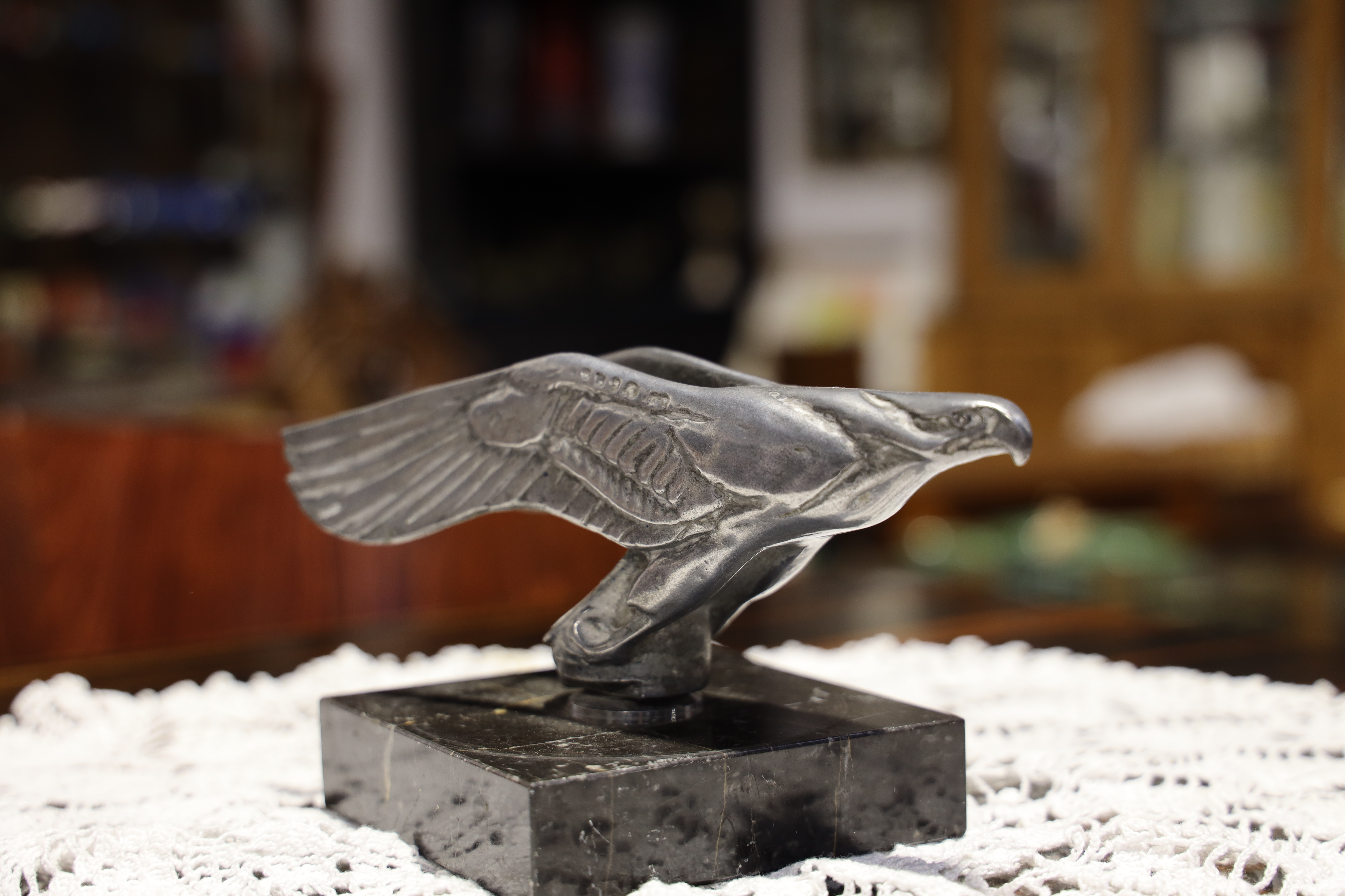 Mascotte automobile ancienne “Aigle stylisé”