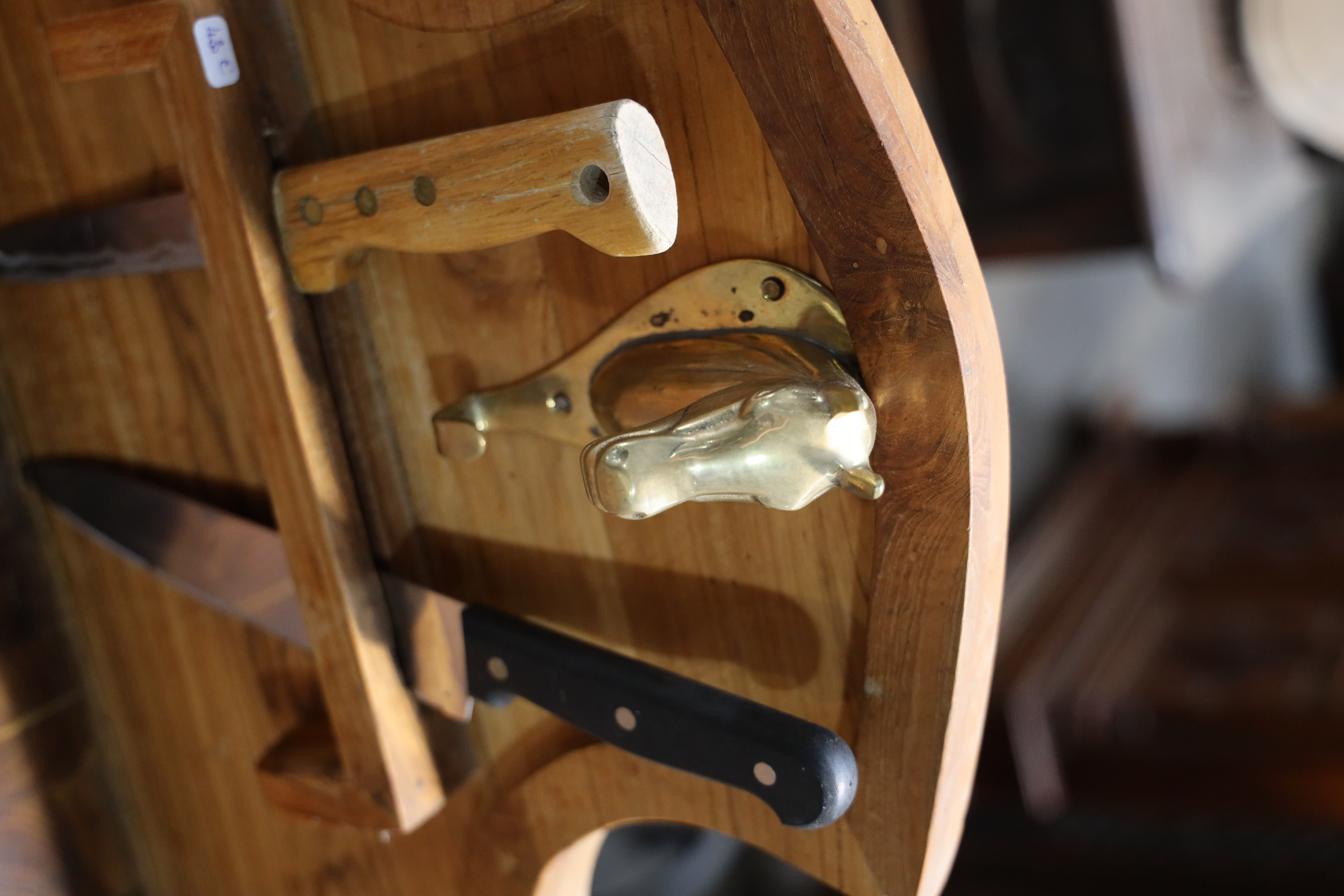 Superbe billot de boucher ancien avec fronton