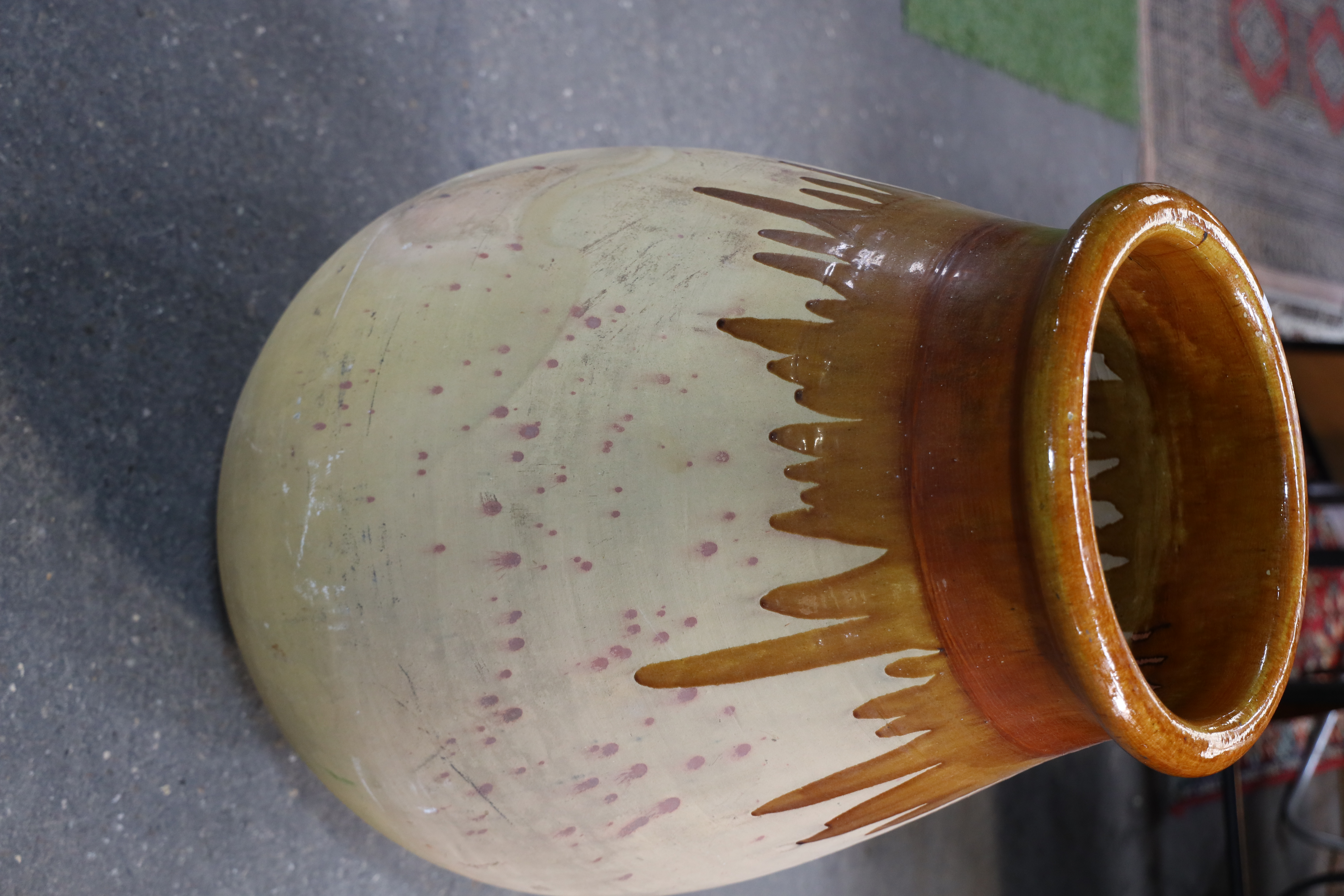 Grande jarre ancienne en terre cuite