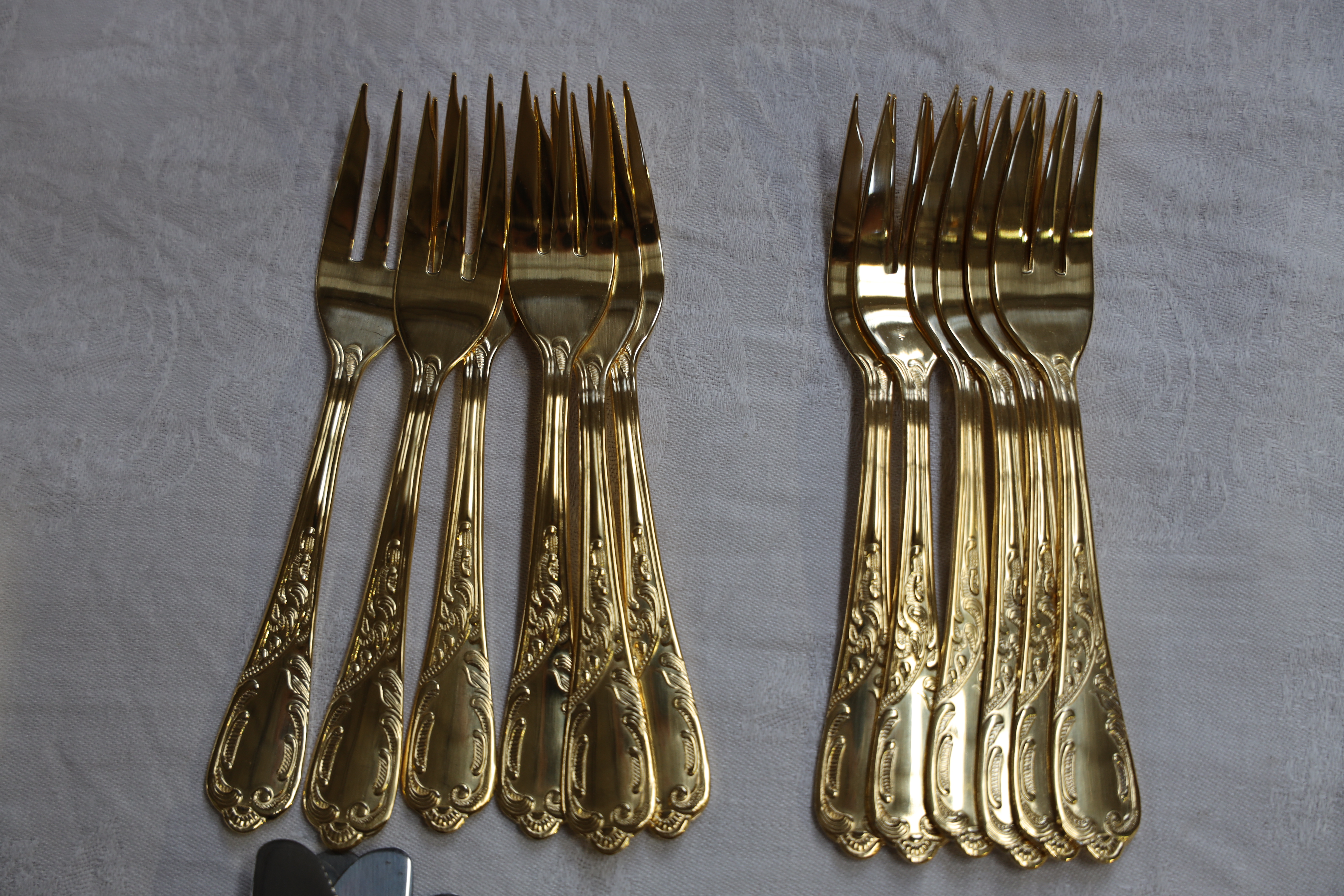 Magnifique ménagère ancienne de  72 couverts dorés