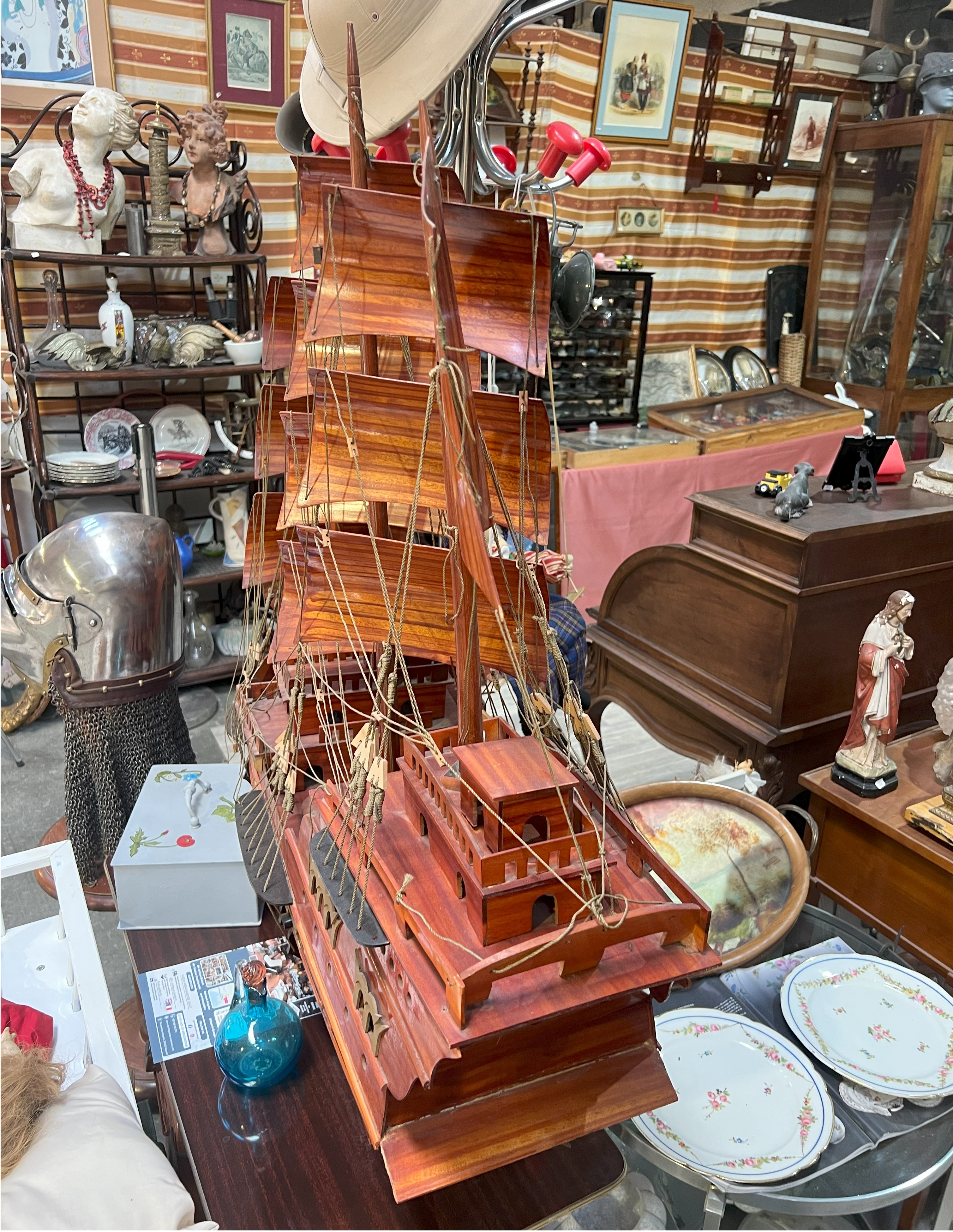Maquette de galion ancien en bois massif