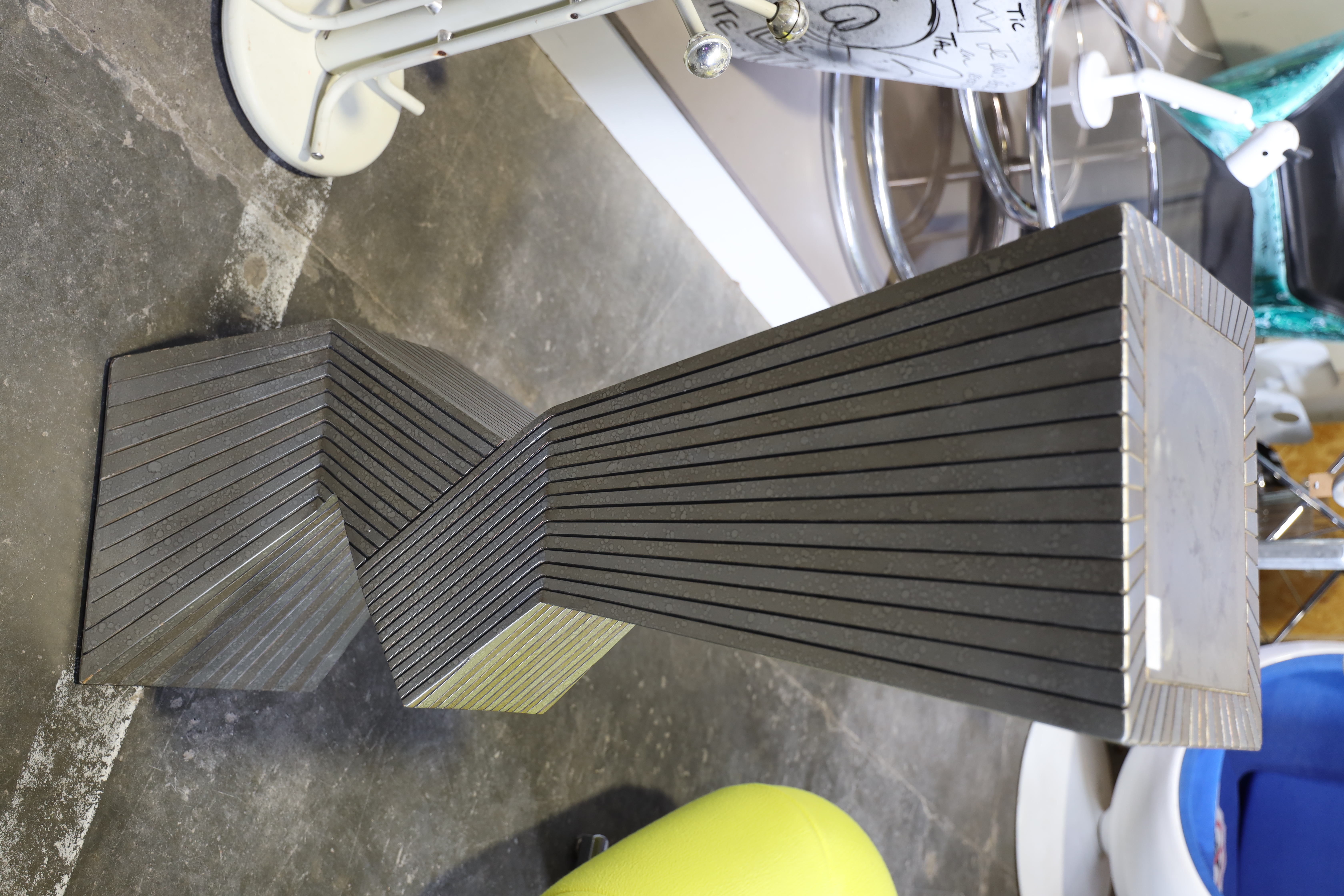 Sellette en métal et plateau céramique